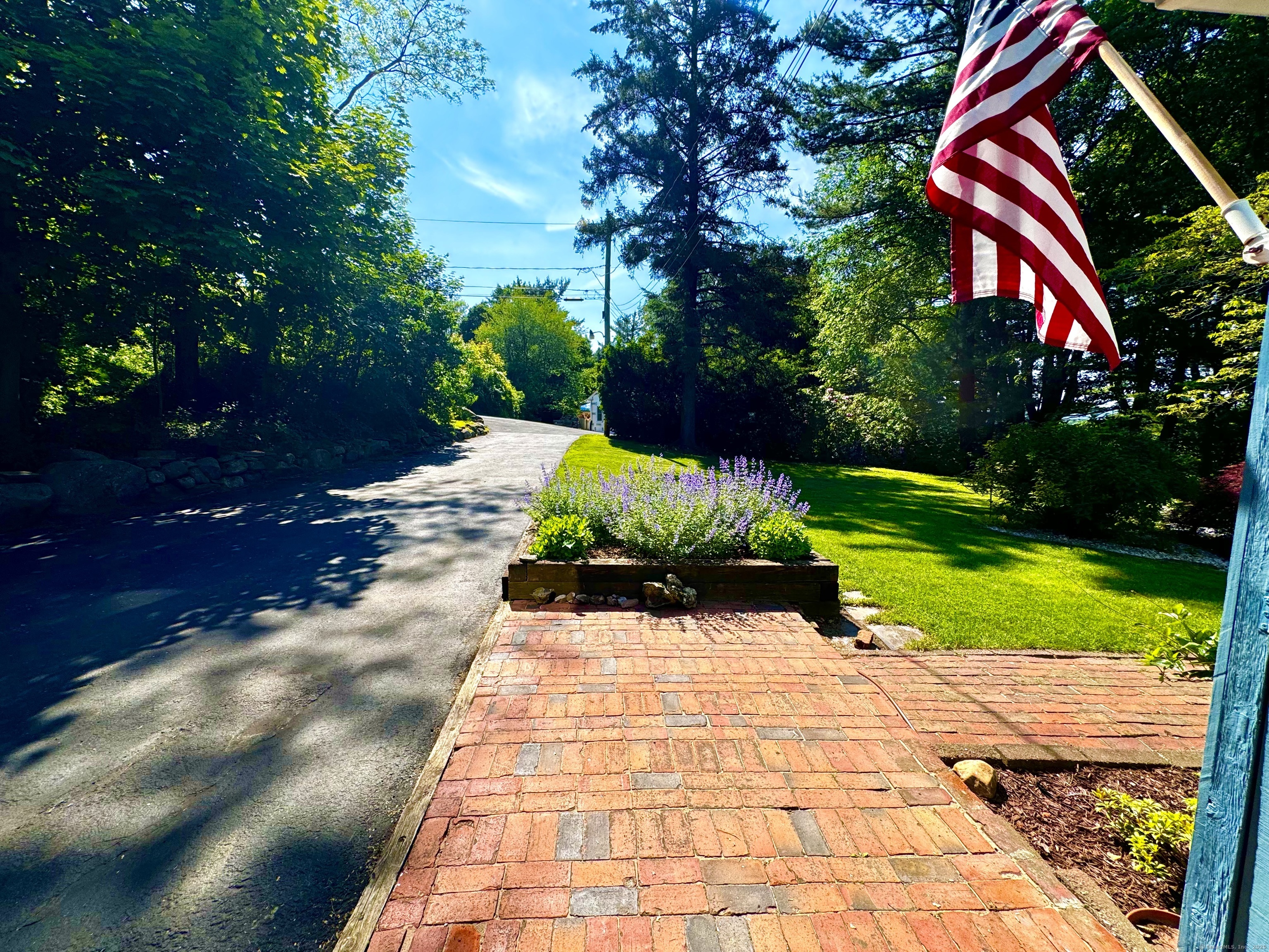 10 Laurel Trail
