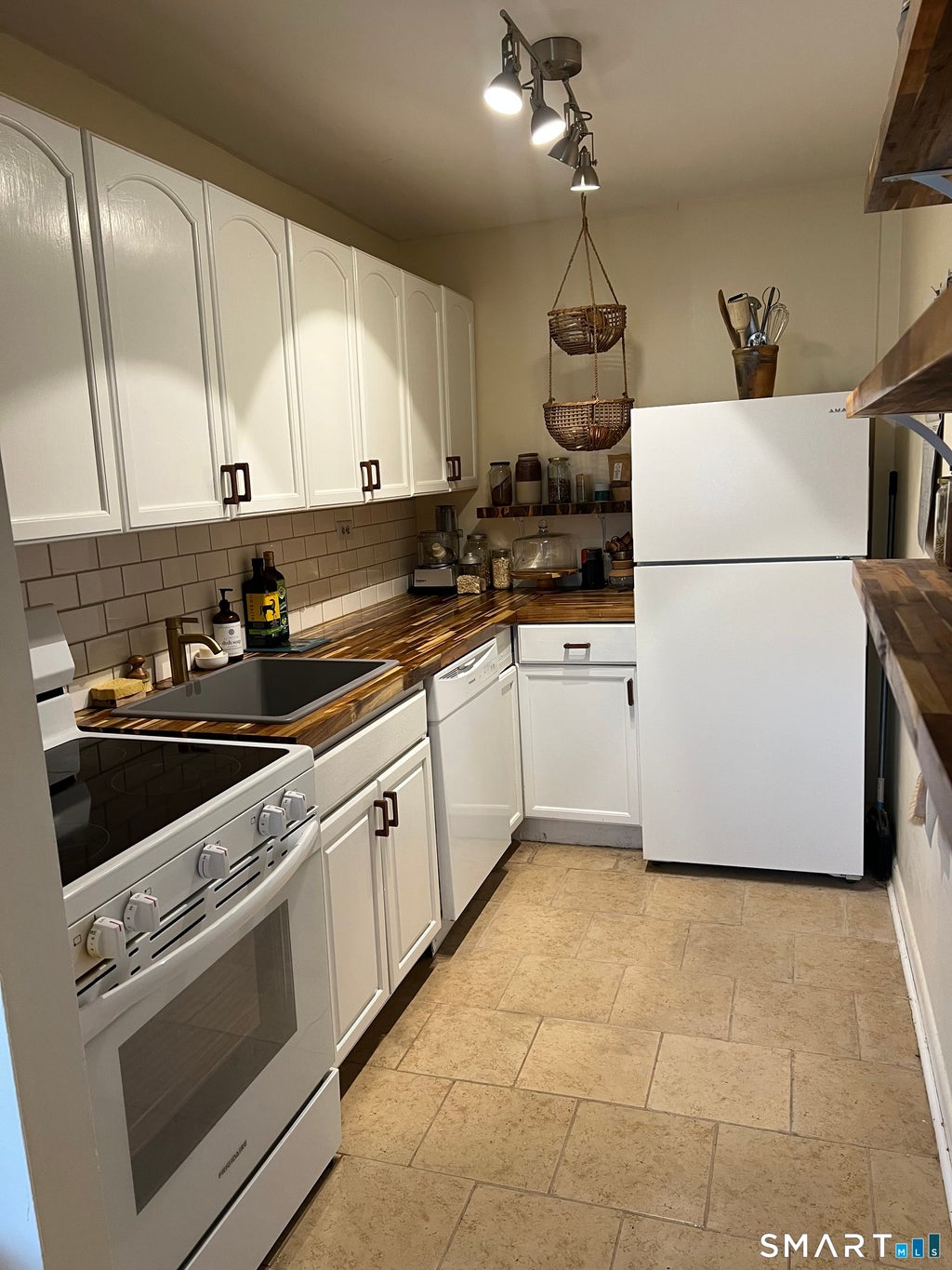 Photo of 40 Owen Street #E11, Hartford, CT 06105 (MLS # 24210220)
