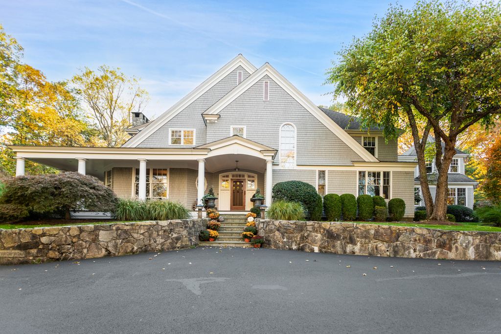 Photo of 6 Winthrop Hills, Weston, CT 06883 (MLS # 24130732)