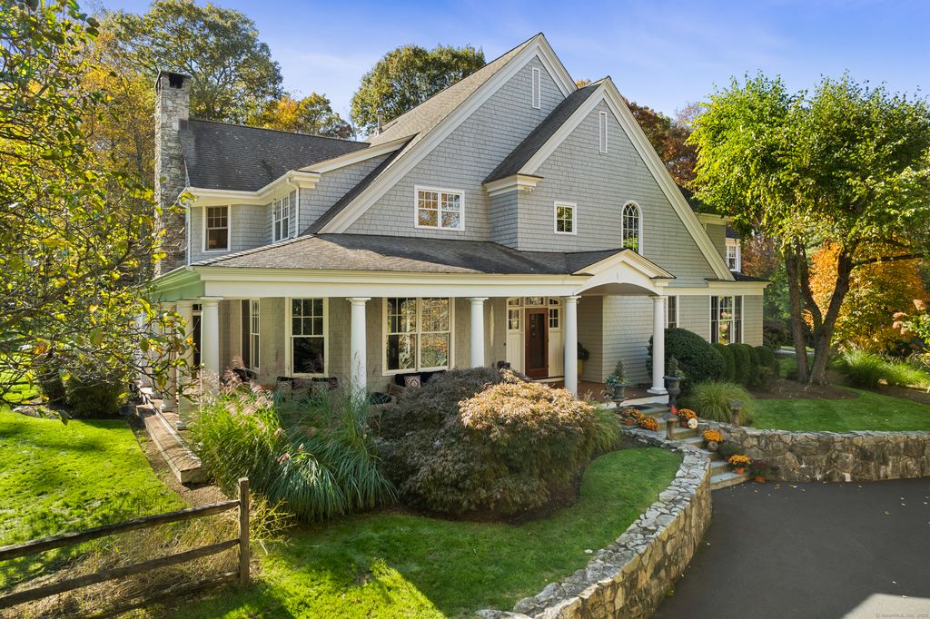 Photo of 6 Winthrop Hills, Weston, CT 06883 (MLS # 24130732)