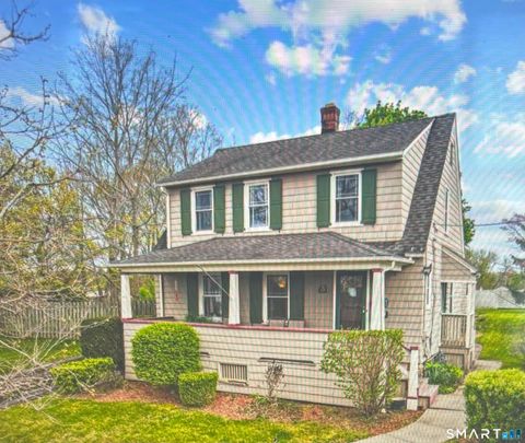 Photo of 324 Curtis Street, Meriden, CT 06450 (MLS # 24144491)