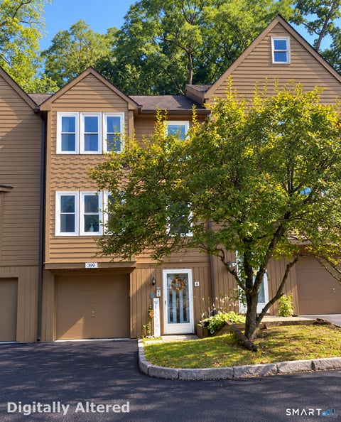 Condo For Sale - 399 Adams Street #8<br/> Hartford County, Manchester, CT 06042