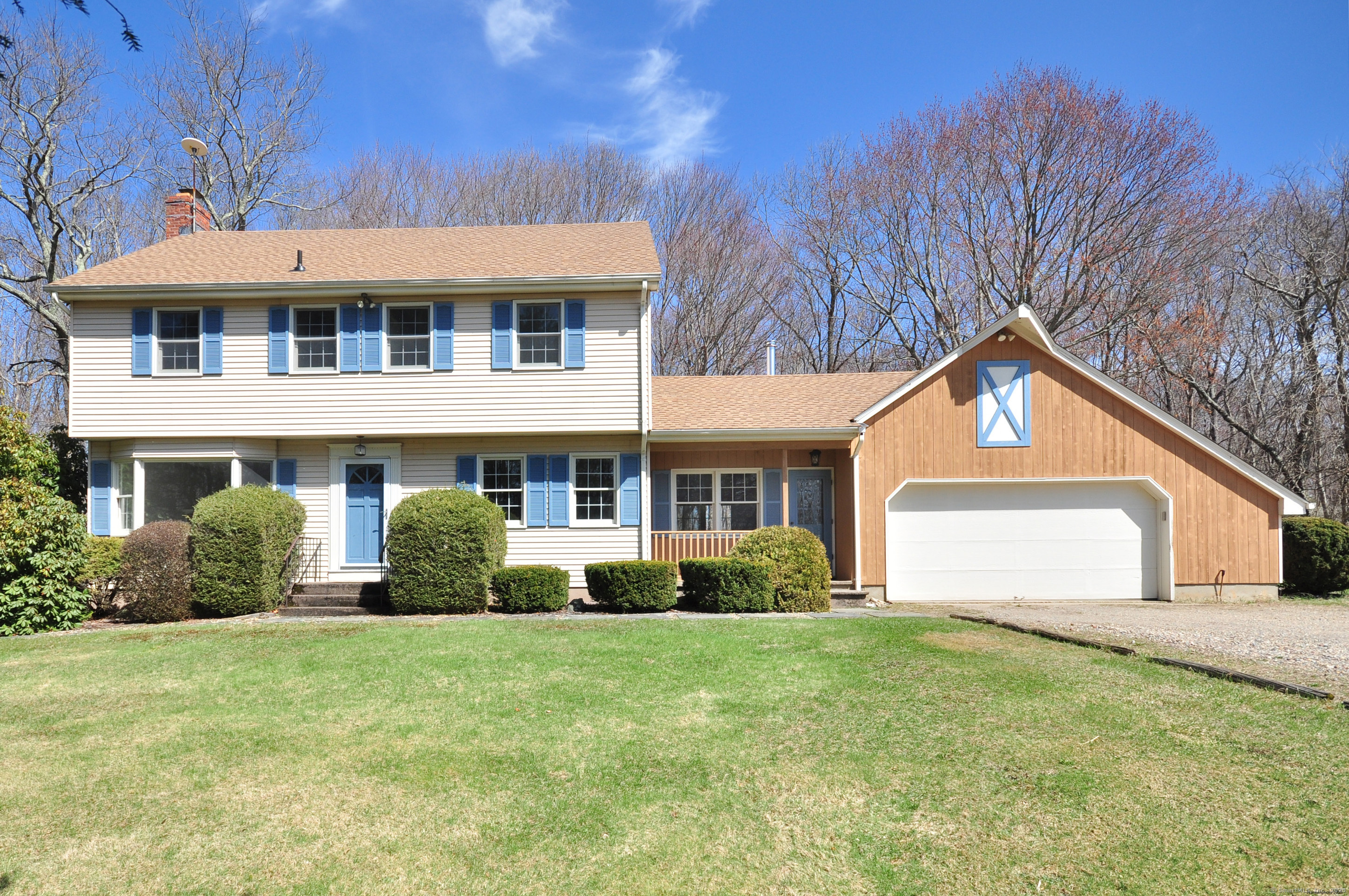 East Street, Andover, Connecticut - 4 Bedrooms  
3 Bathrooms  
8 Rooms - 