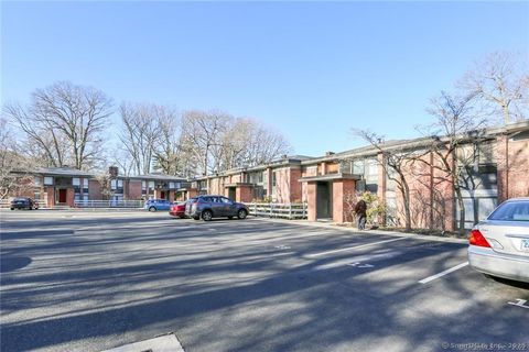Photo of 160 Fairfield Woods Road #APT 46, Fairfield, CT 06825 (MLS # 24151630)
