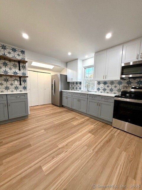 Rental Property at Horace Street, Stratford, Connecticut - Bedrooms: 2 
Bathrooms: 1 
Rooms: 4  - $2,200 MO.