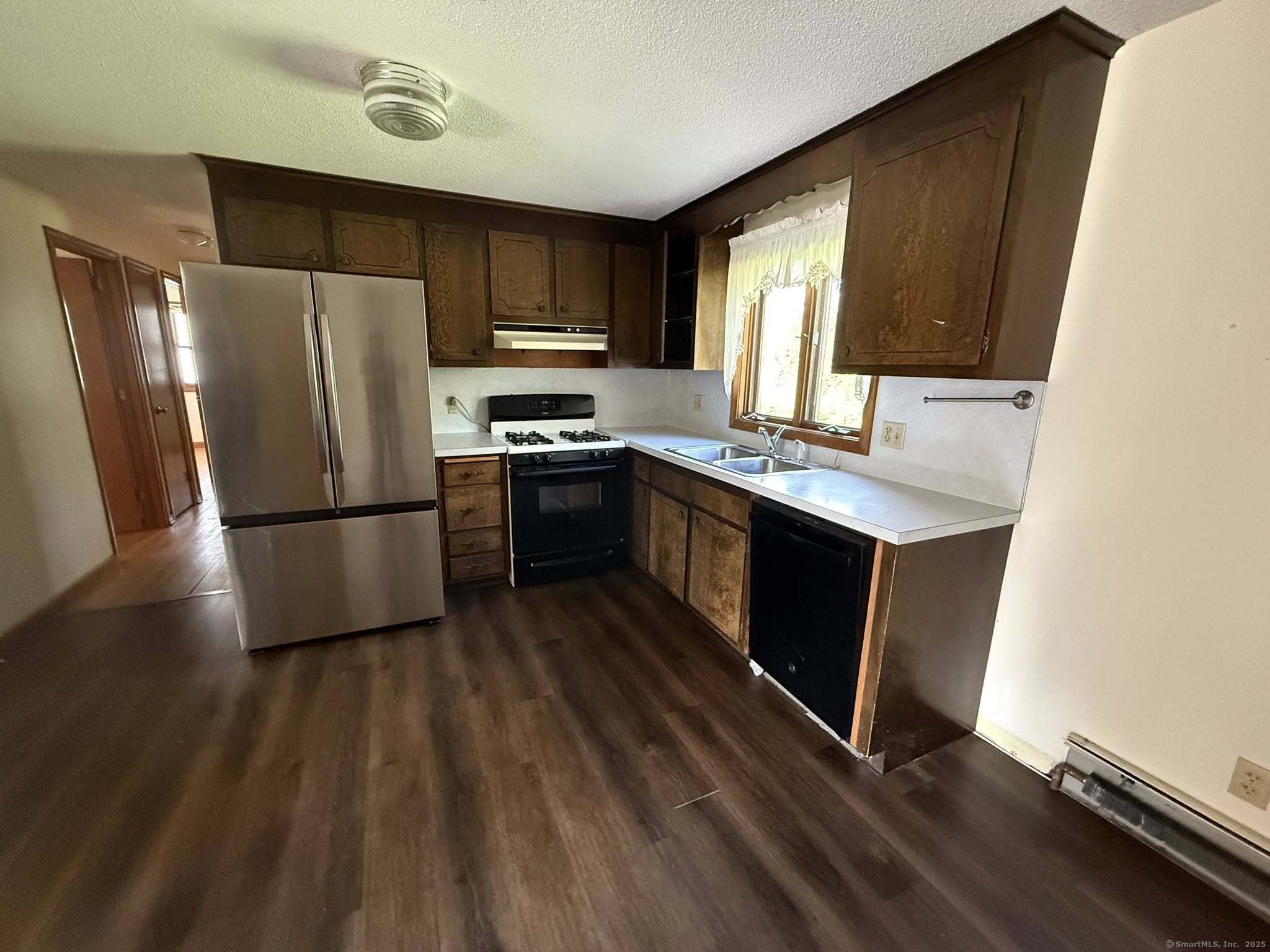 New Britain, Connecticut 06053, United States, 6 Bedrooms Bedrooms, ,3 BathroomsBathrooms,Residential,Active,122841