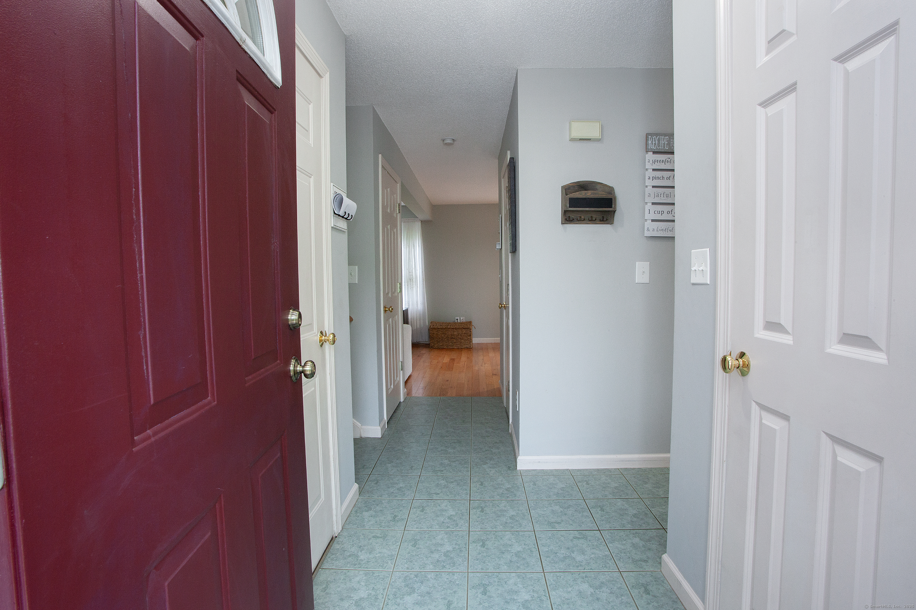 1048 South Main Street APT 17