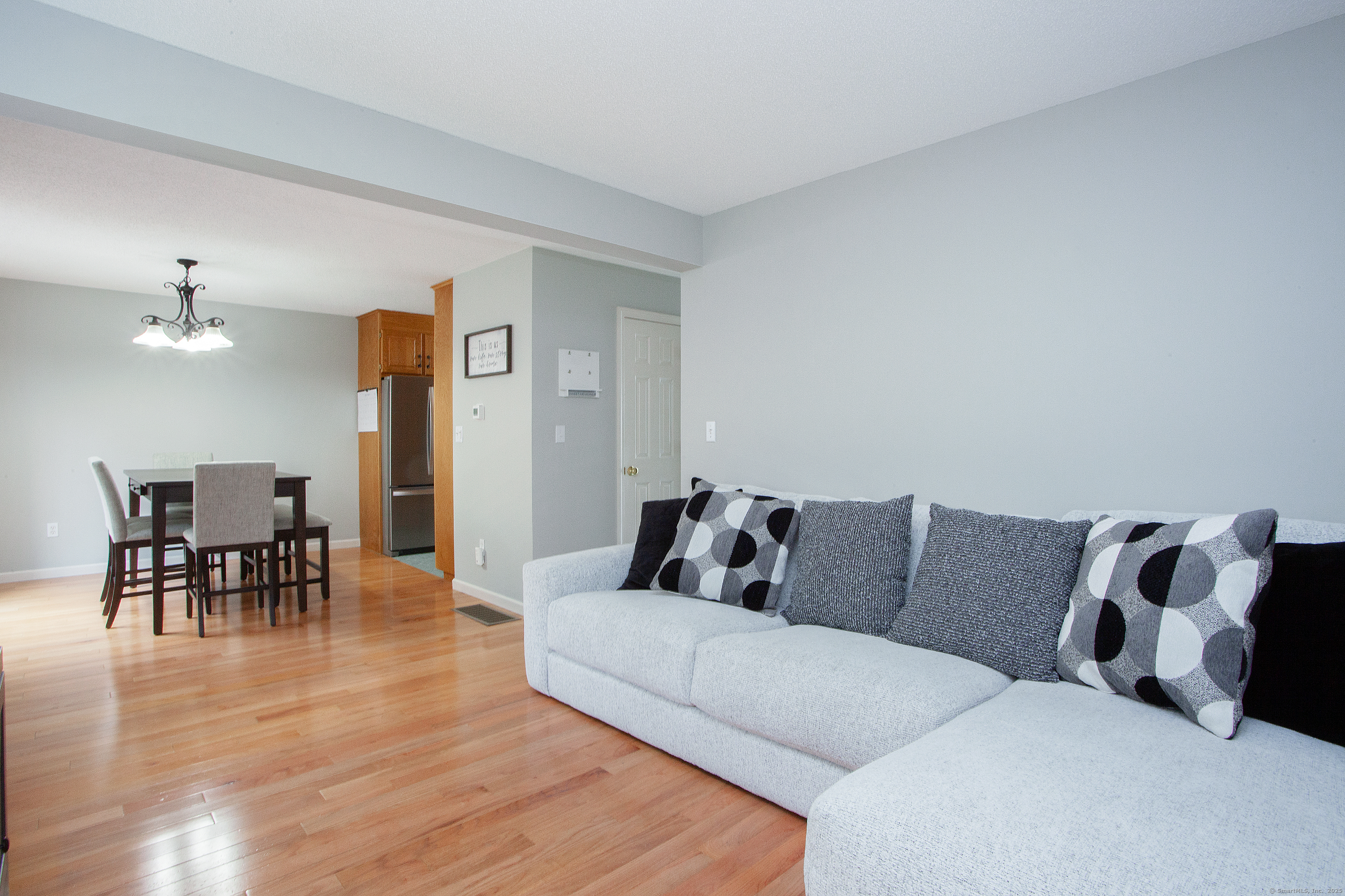 1048 S Main Street #APT 17, Southington, Connecticut image 9