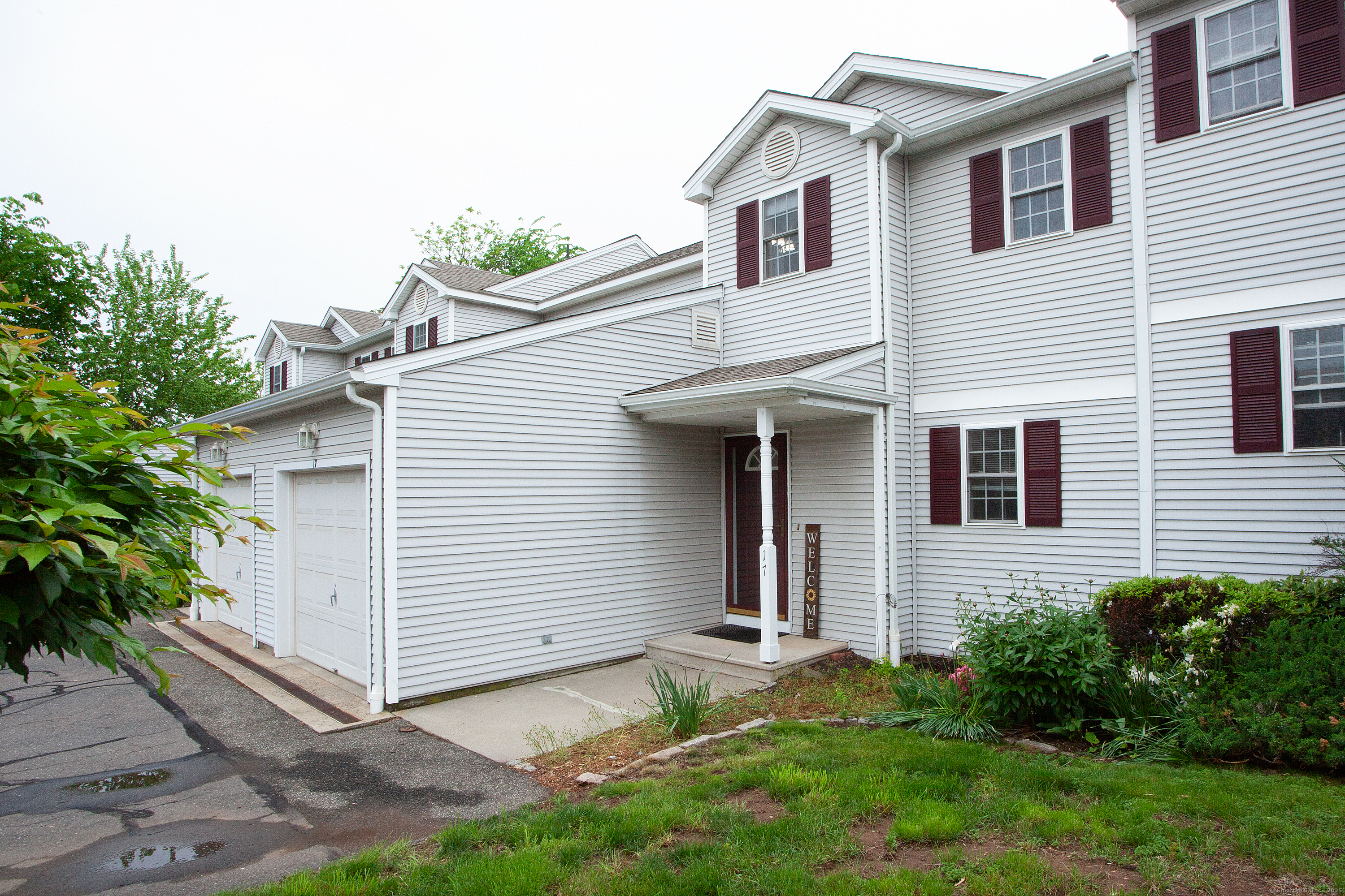 1048 South Main Street APT 17