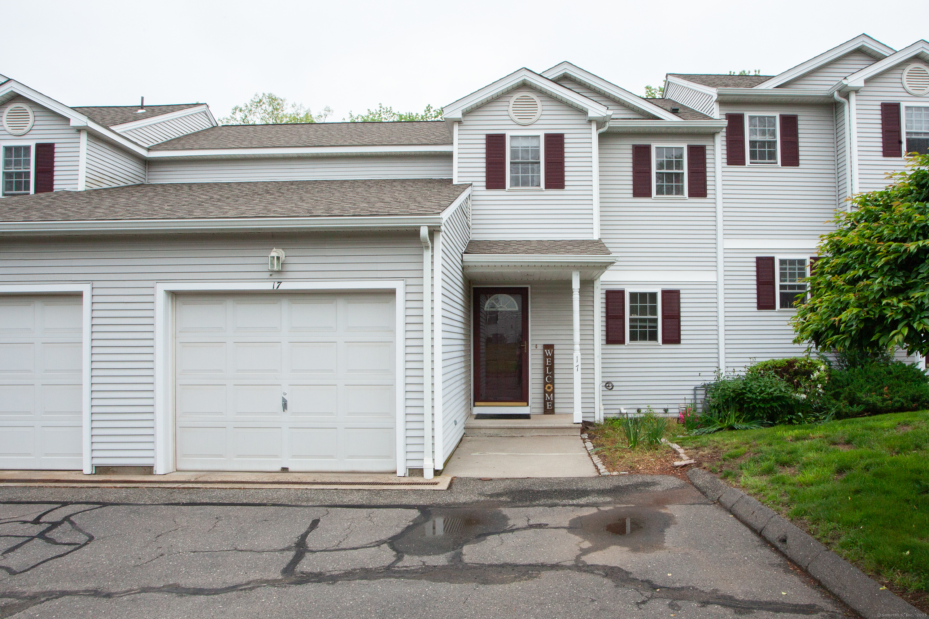 1048 South Main Street APT 17