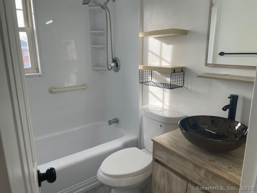 Photo of 6 Revere Drive #APT 4, Stamford, CT 06902 (MLS # 24143941)