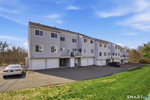 Condo For Sale - 142 Staffordshire Commons Drive #142<br/> Wallingford, CT 06492