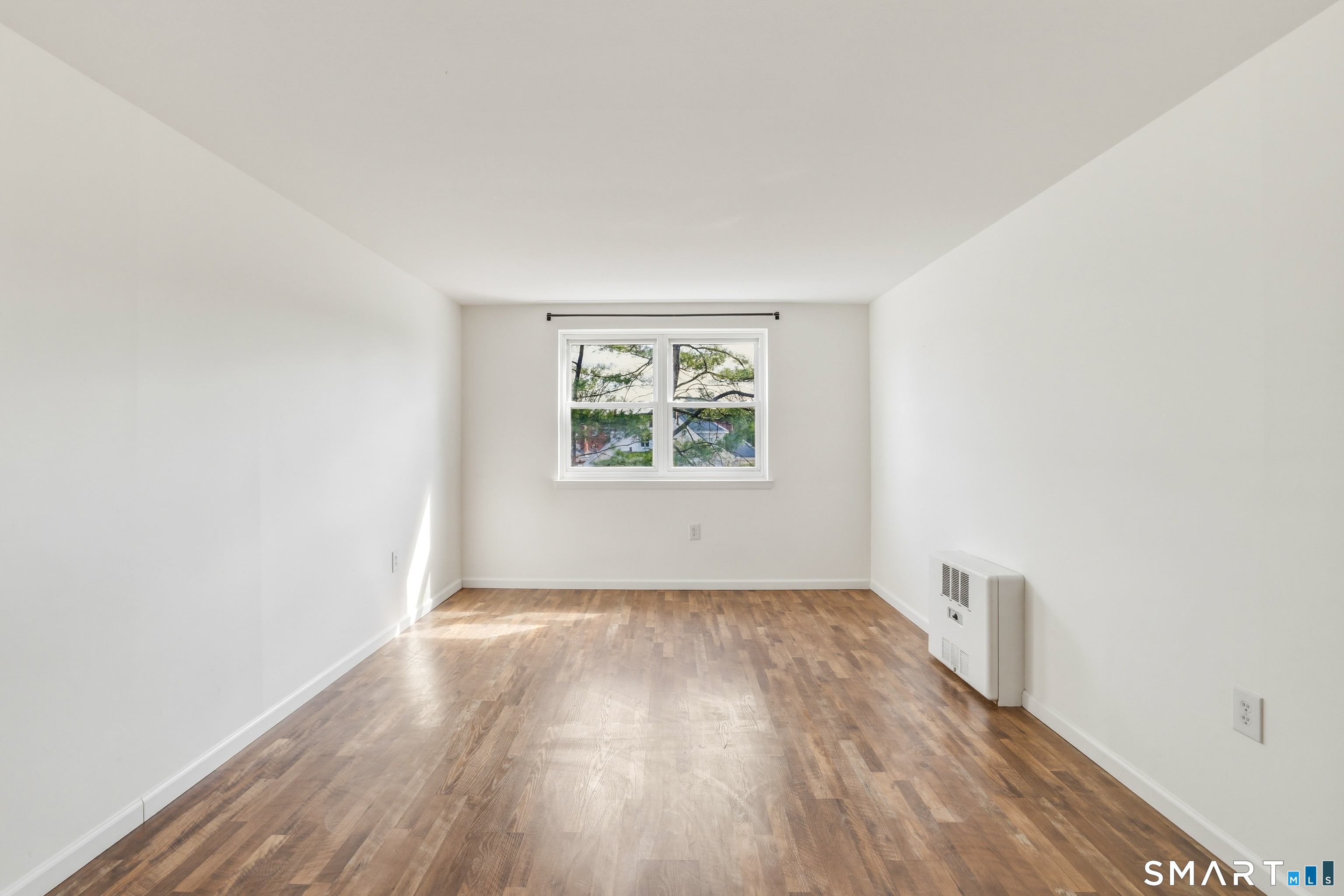 889 Farmington Avenue 3F