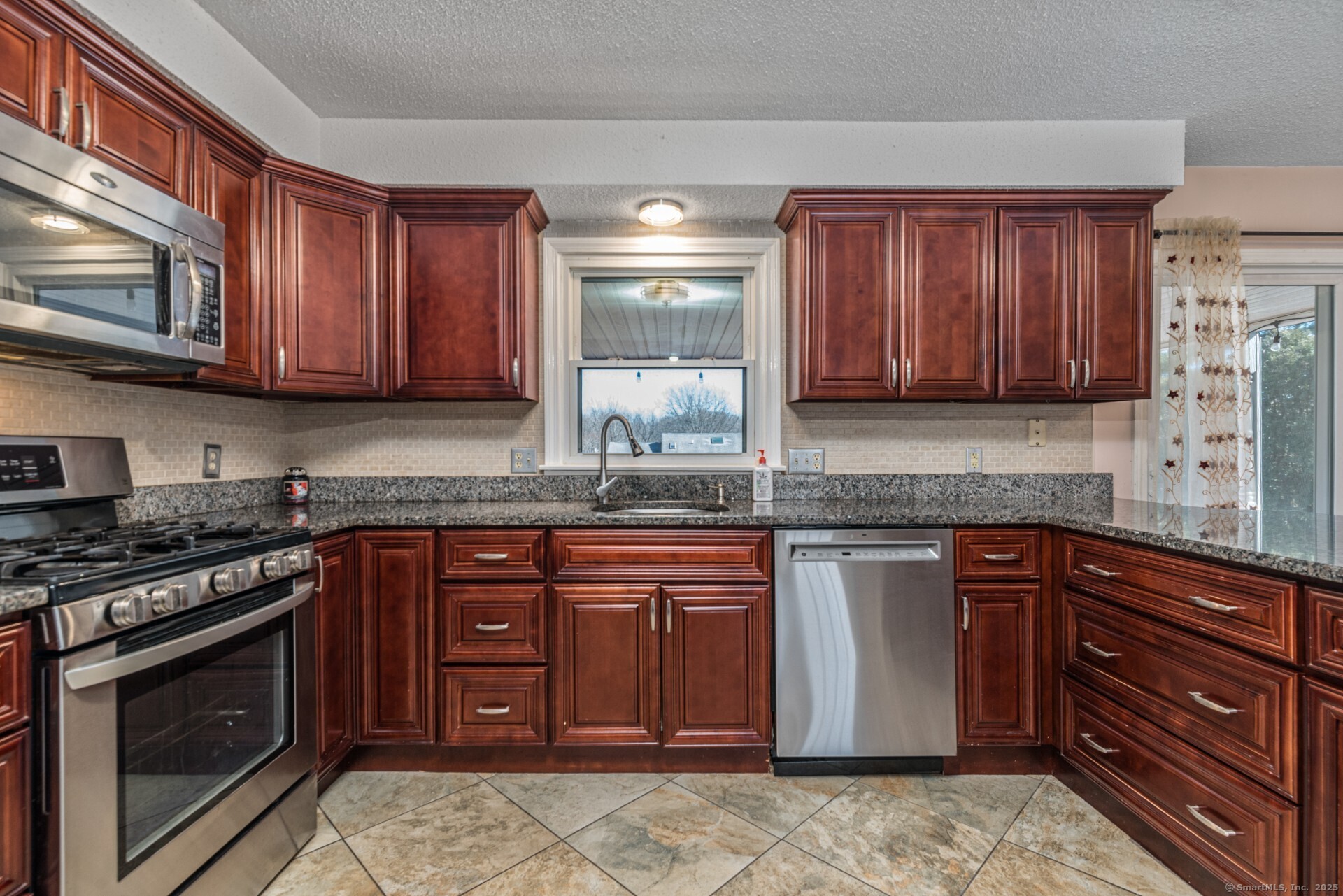 16 Snow Ridge, Middletown, Connecticut image 4
