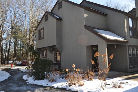 Photo of 8 Willow Lane #8, Avon, CT 06001 (MLS # 24144173)