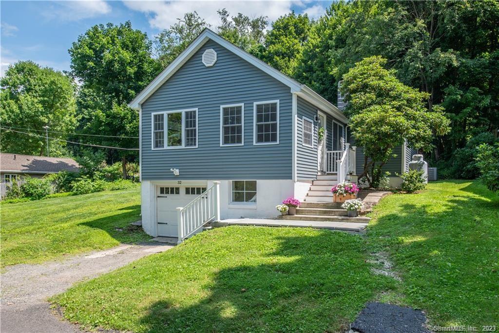 32 Lakeview Drive, Bethlehem, Connecticut - 2 Bedrooms  
1 Bathrooms  
5 Rooms - 