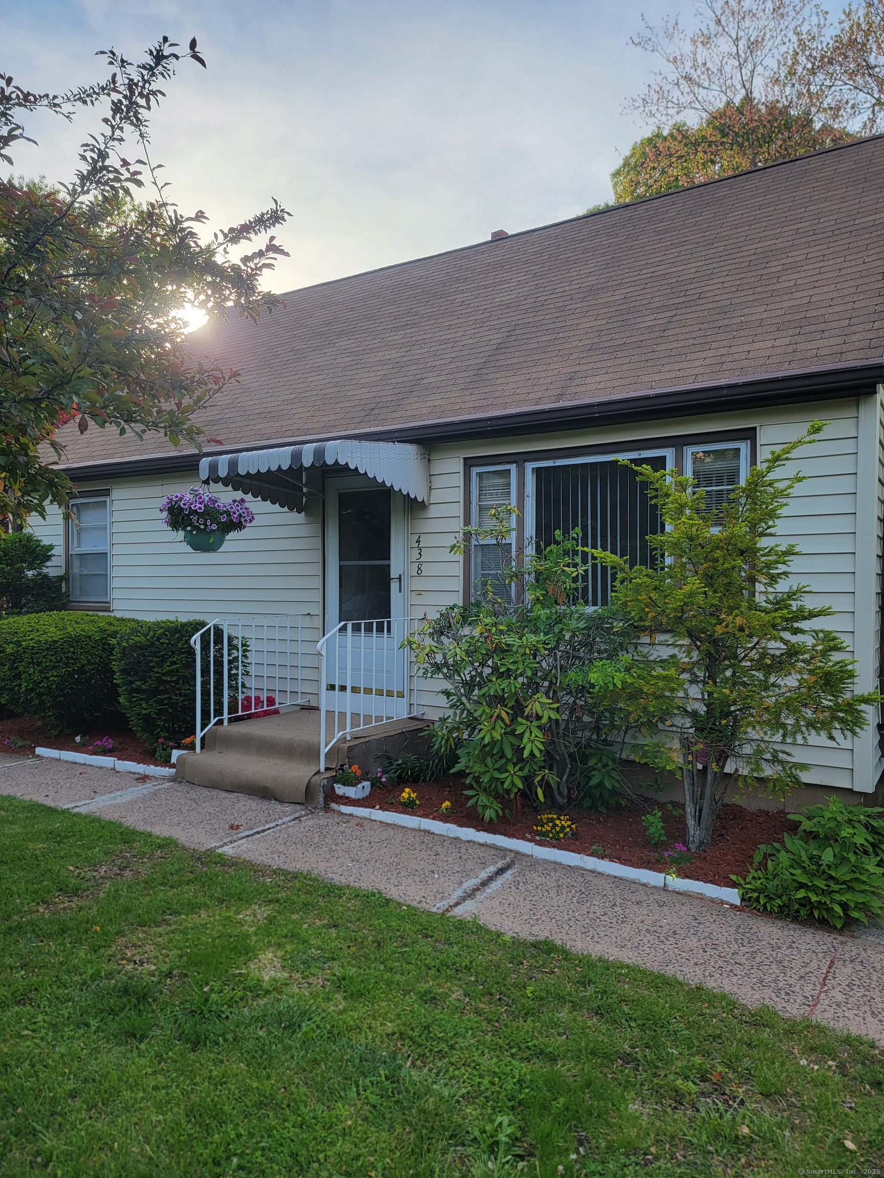 Smith Avenue, New Haven, Connecticut - 4 Bedrooms  
1 Bathrooms  
6 Rooms - 