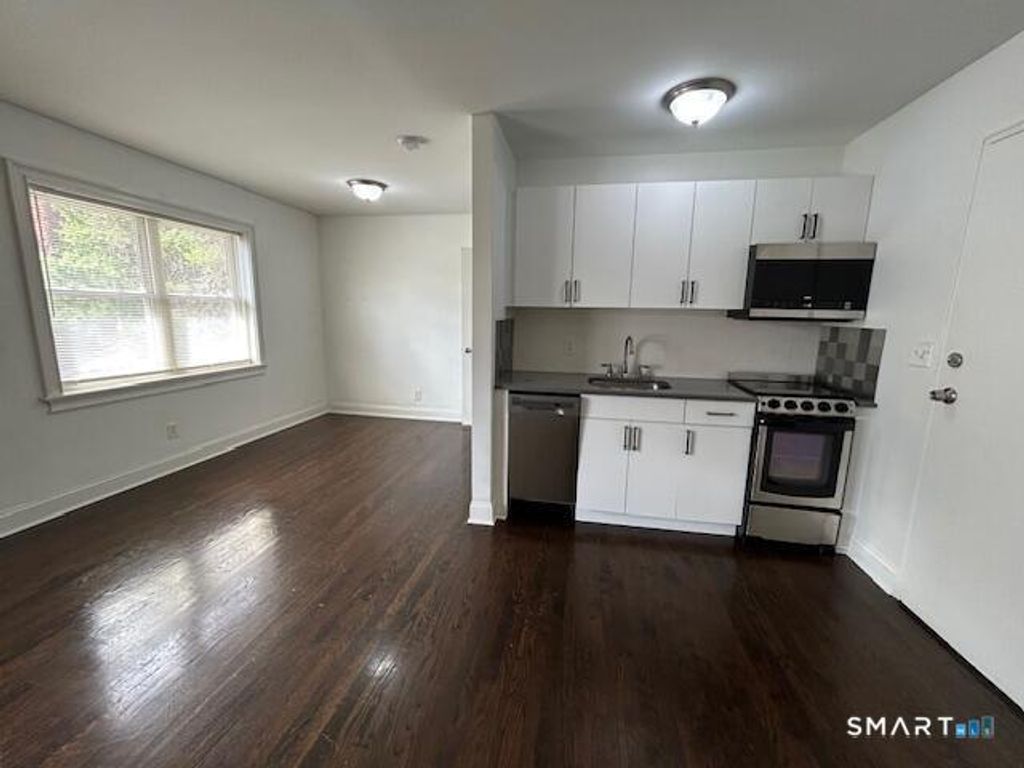 Photo of 114a Grove Street #8, Stamford, CT 06901 (MLS # 24165289)