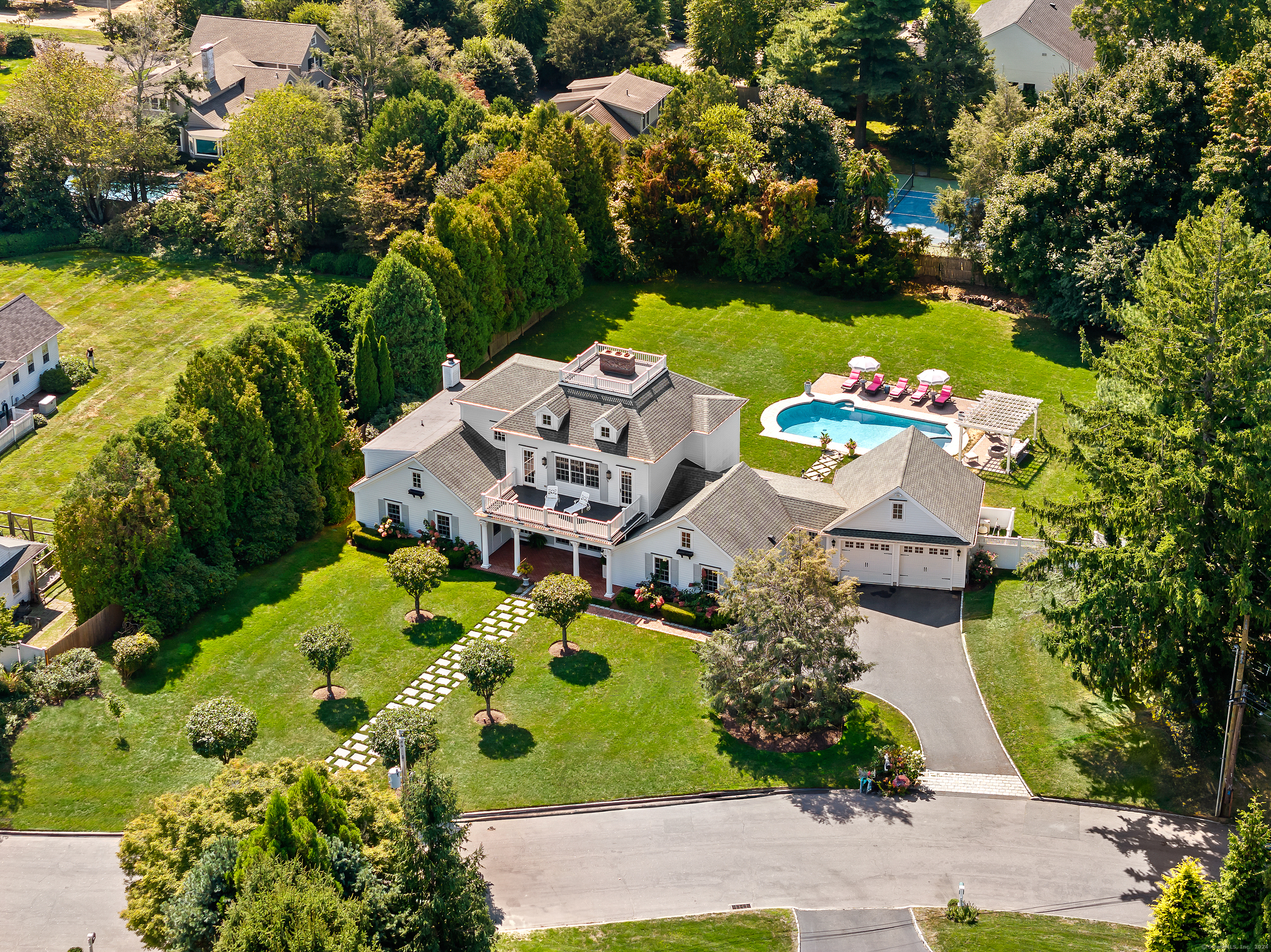 Property for Sale at 97 S Gate Lane, Fairfield, Connecticut - Bedrooms: 5 
Bathrooms: 4 
Rooms: 11  - $3,649,000