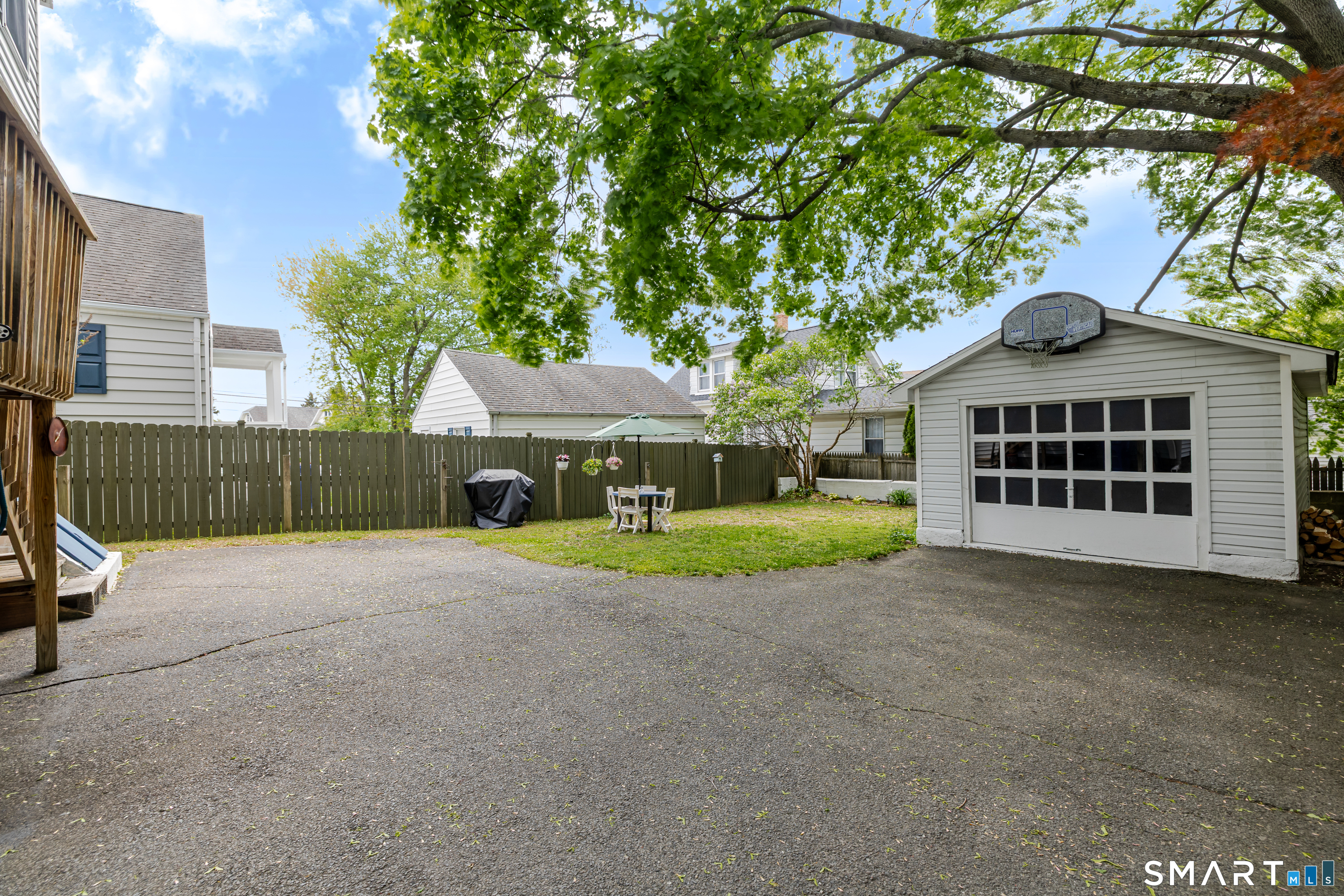 29 Magnolia Avenue