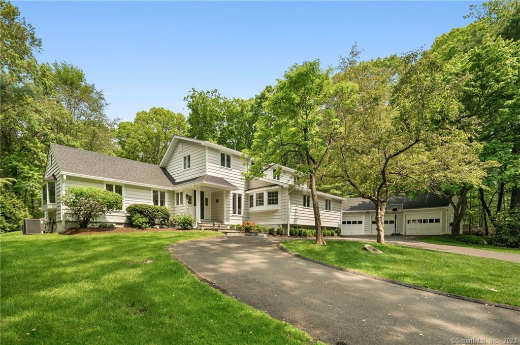 Photo 1 of 53 Fox Run Road, New Canaan, Connecticut, $1,375,000, Web #: 170594183