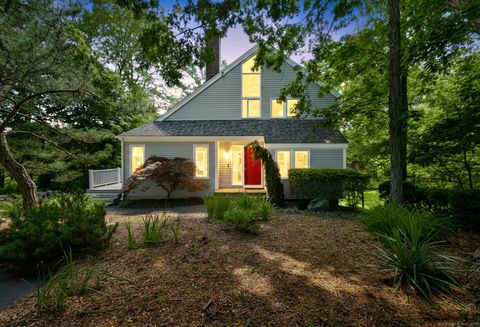 Photo of 11 Island Bay Circle, Guilford, CT 06437 (MLS # 24132173)