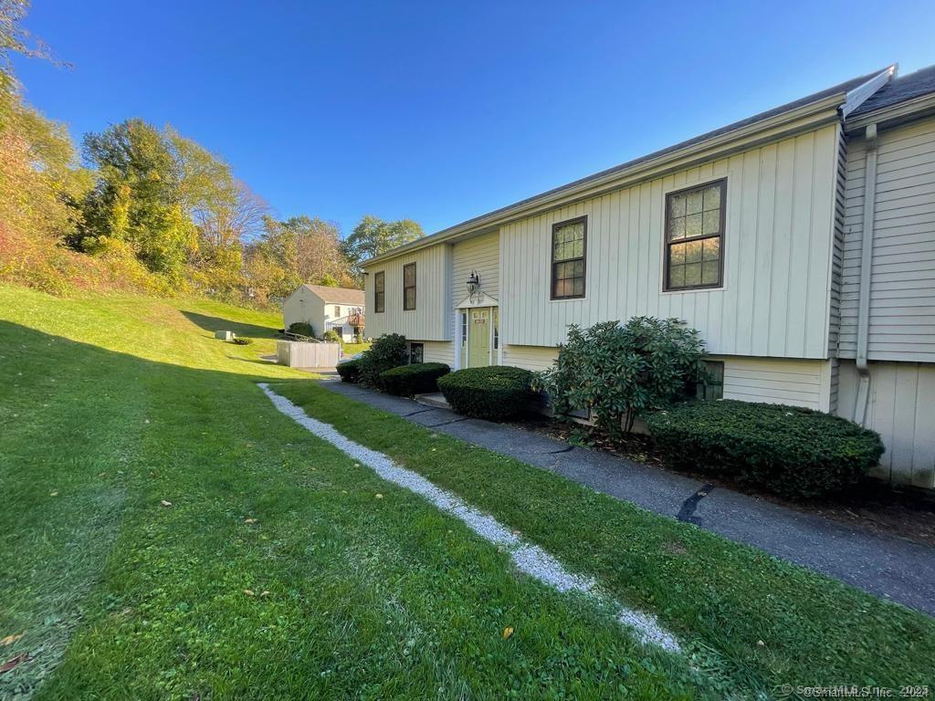 Rental Property at 169 Aspetuck Village 169, New Milford, Connecticut - Bedrooms: 1 
Bathrooms: 1 
Rooms: 3  - $1,600 MO.