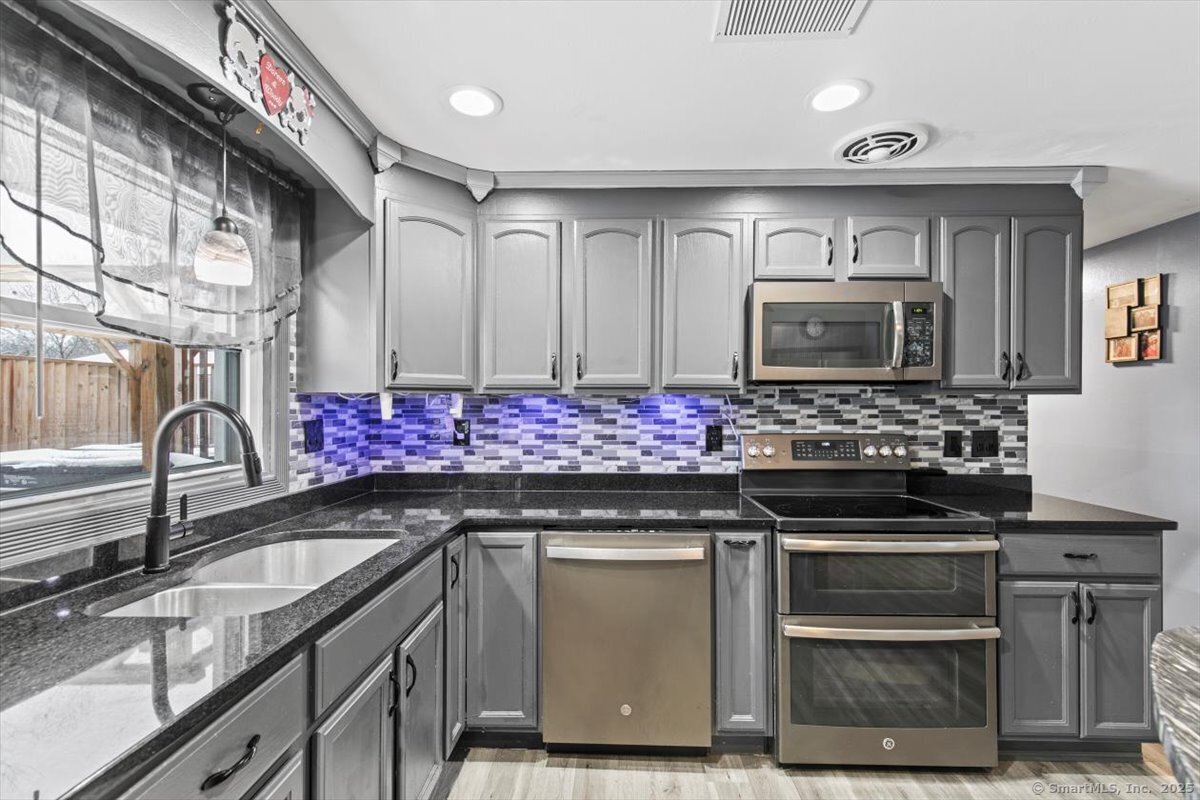 23 Hopeville Drive, Waterbury, Connecticut image 11