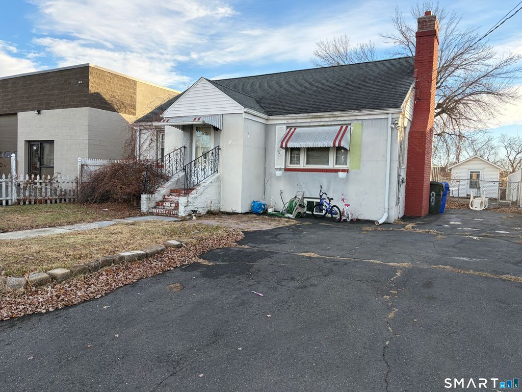 Photo of 18 Lincoln Street, East Hartford, CT 06106 (MLS # 24144787)