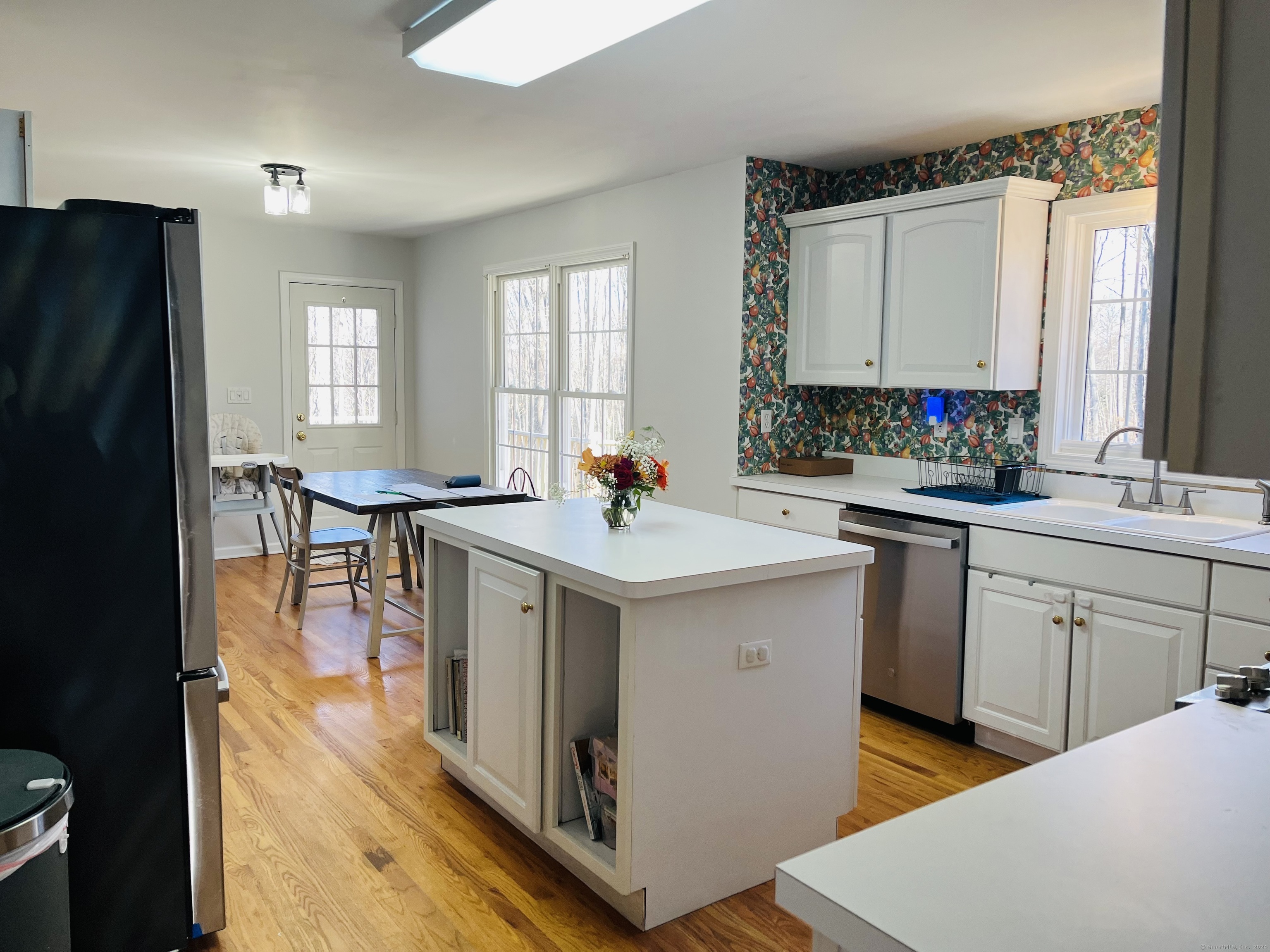 37 Oakcrest Road, Oxford, Connecticut image 4
