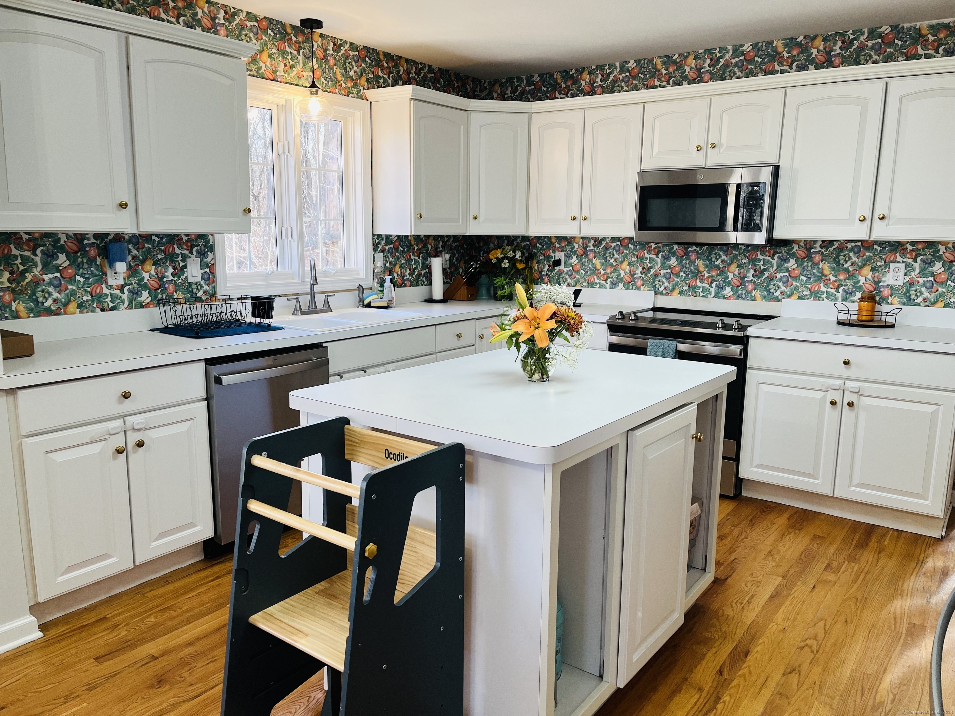 37 Oakcrest Road, Oxford, Connecticut image 3