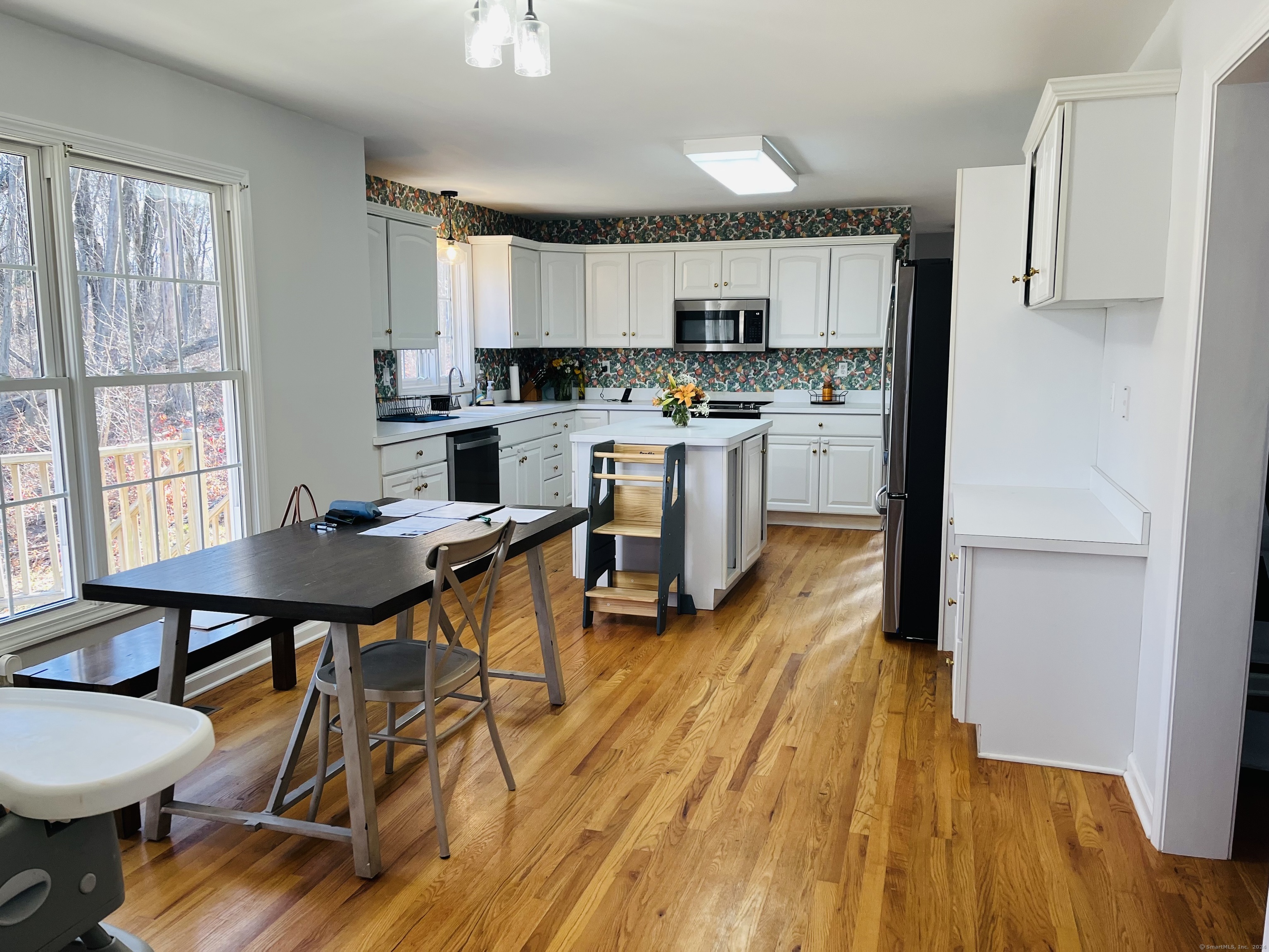37 Oakcrest Road, Oxford, Connecticut image 2