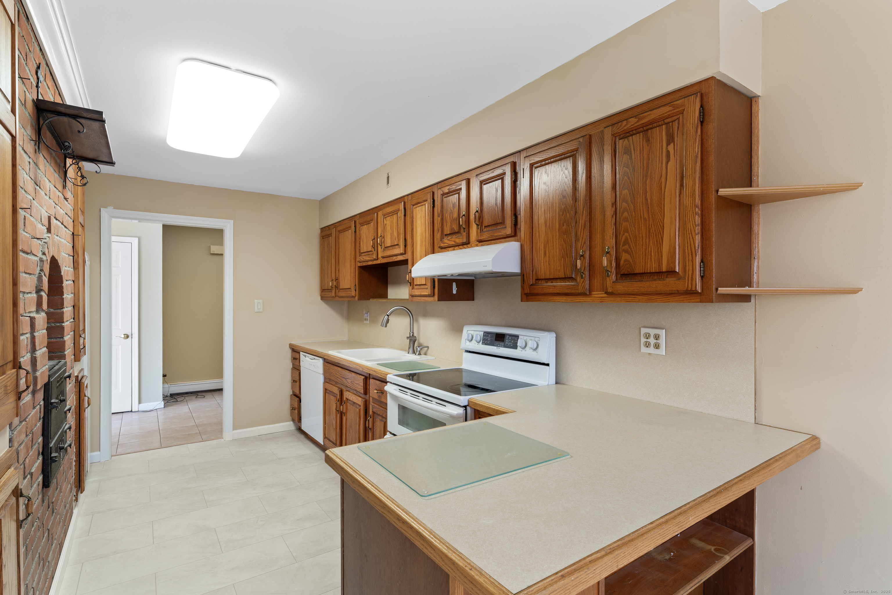 3 Newbury Road, Newtown, Connecticut image 8