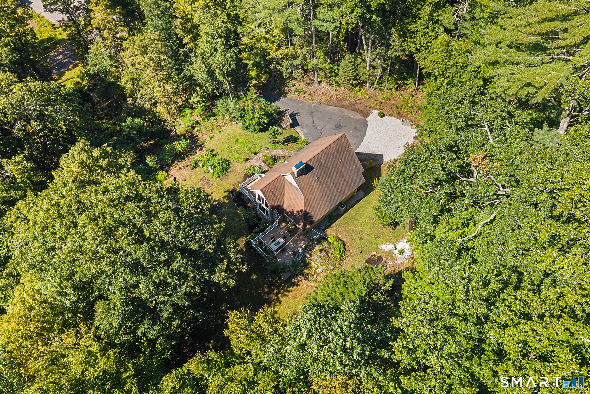 82 East River Road