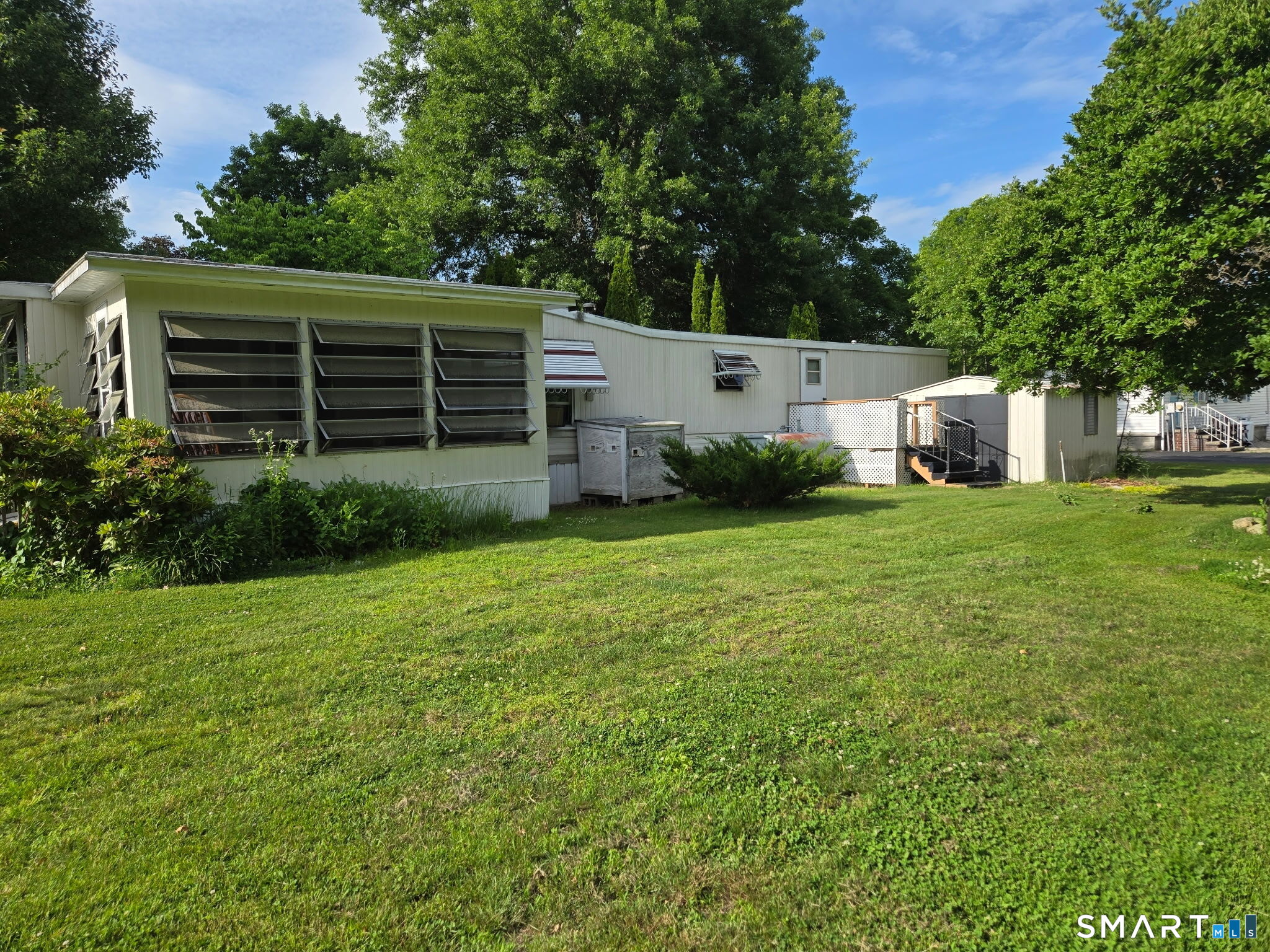 32 Breezy Lane