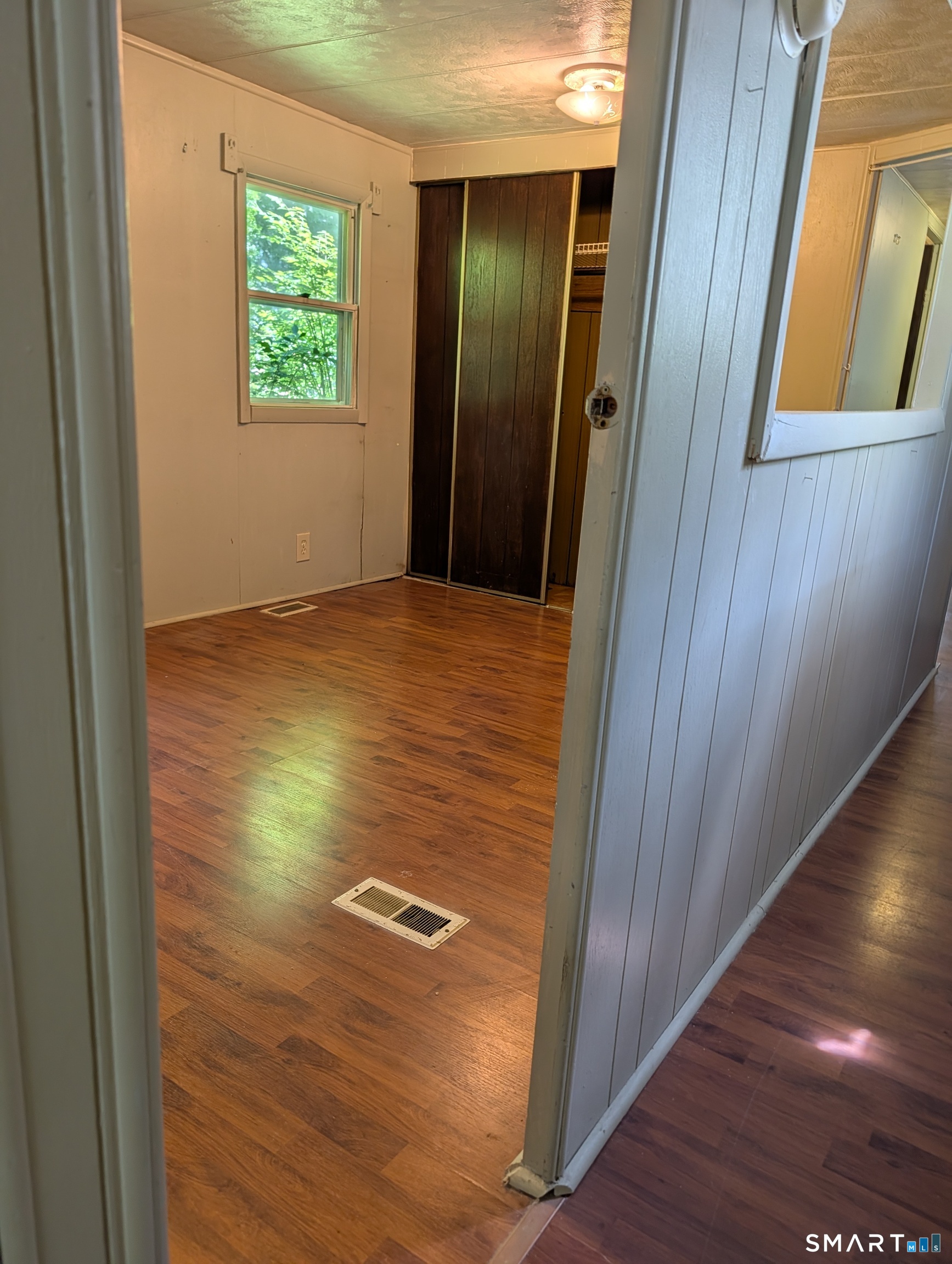32 Breezy Lane