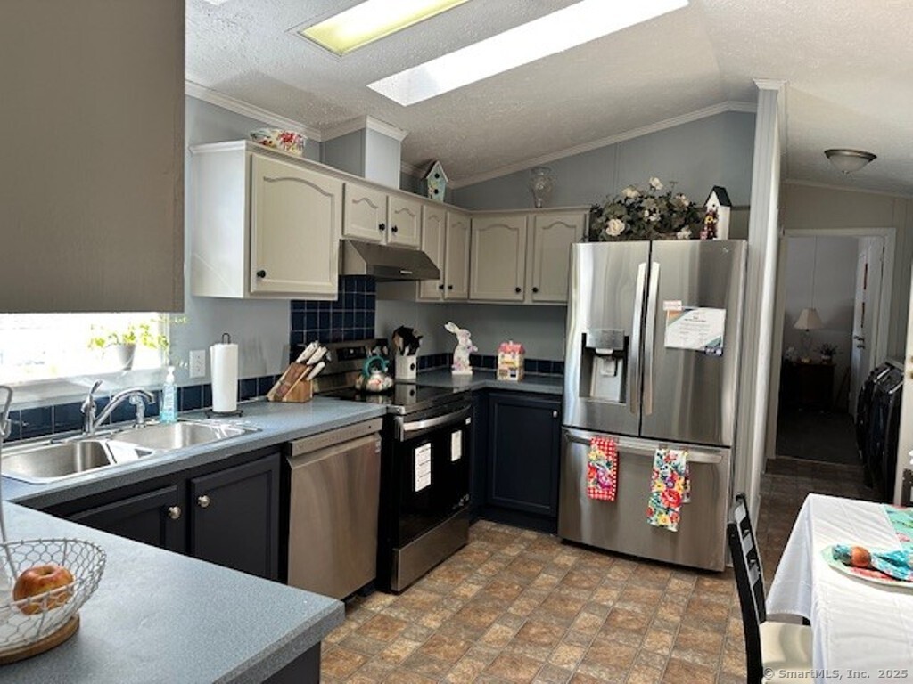 23 North Road, Southington, Connecticut image 4