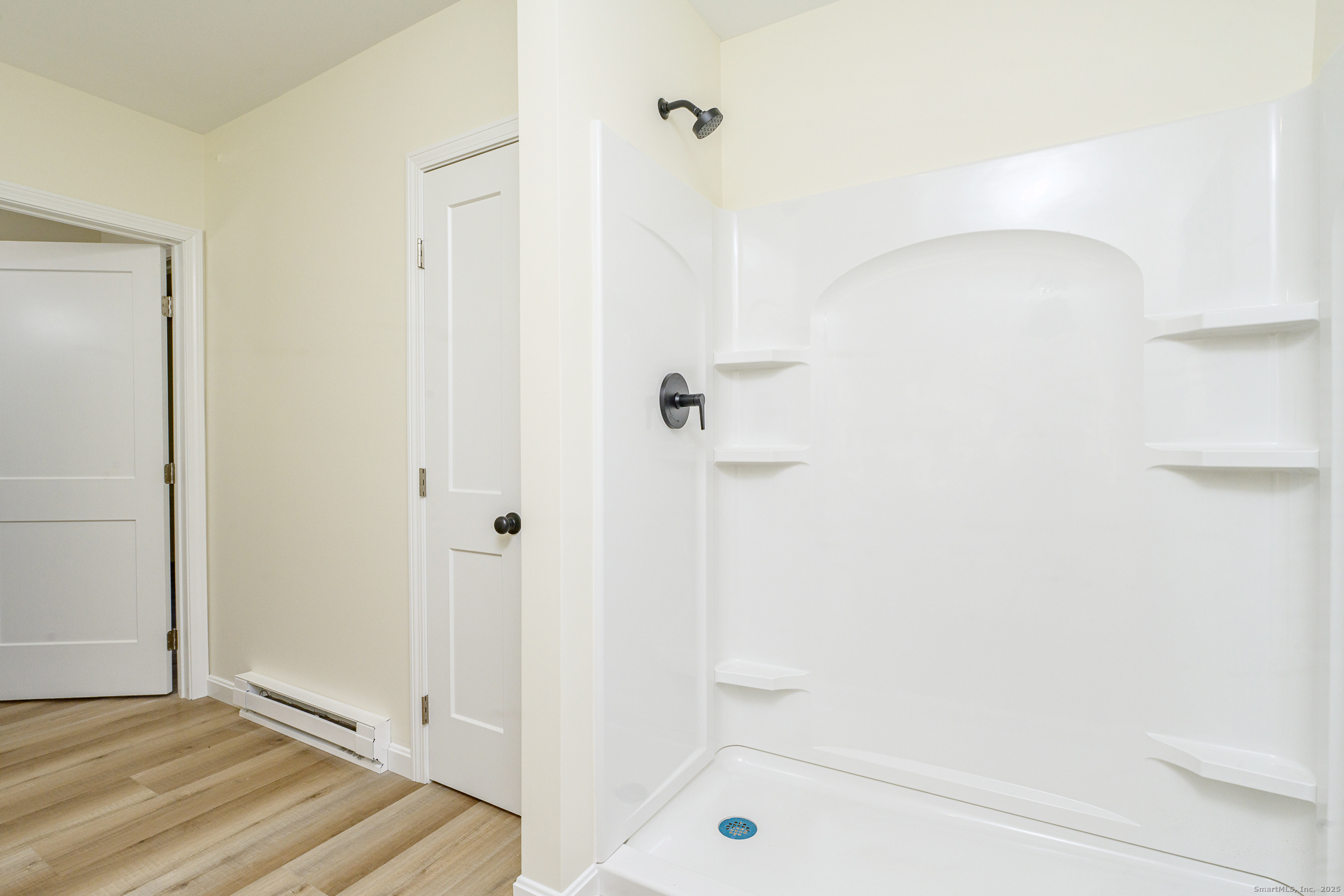 Putnam, Connecticut 06260, United States, 3 Bedrooms Bedrooms, ,2 BathroomsBathrooms,Residential,Active,251288