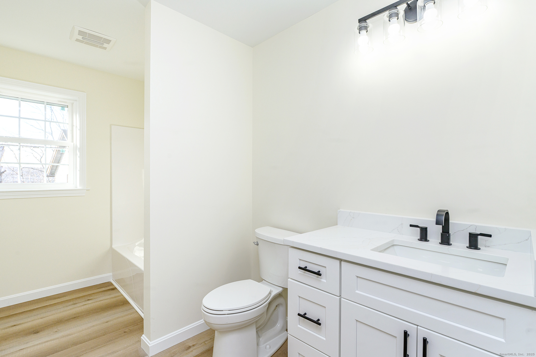 Putnam, Connecticut 06260, United States, 3 Bedrooms Bedrooms, ,2 BathroomsBathrooms,Residential,Active,251288