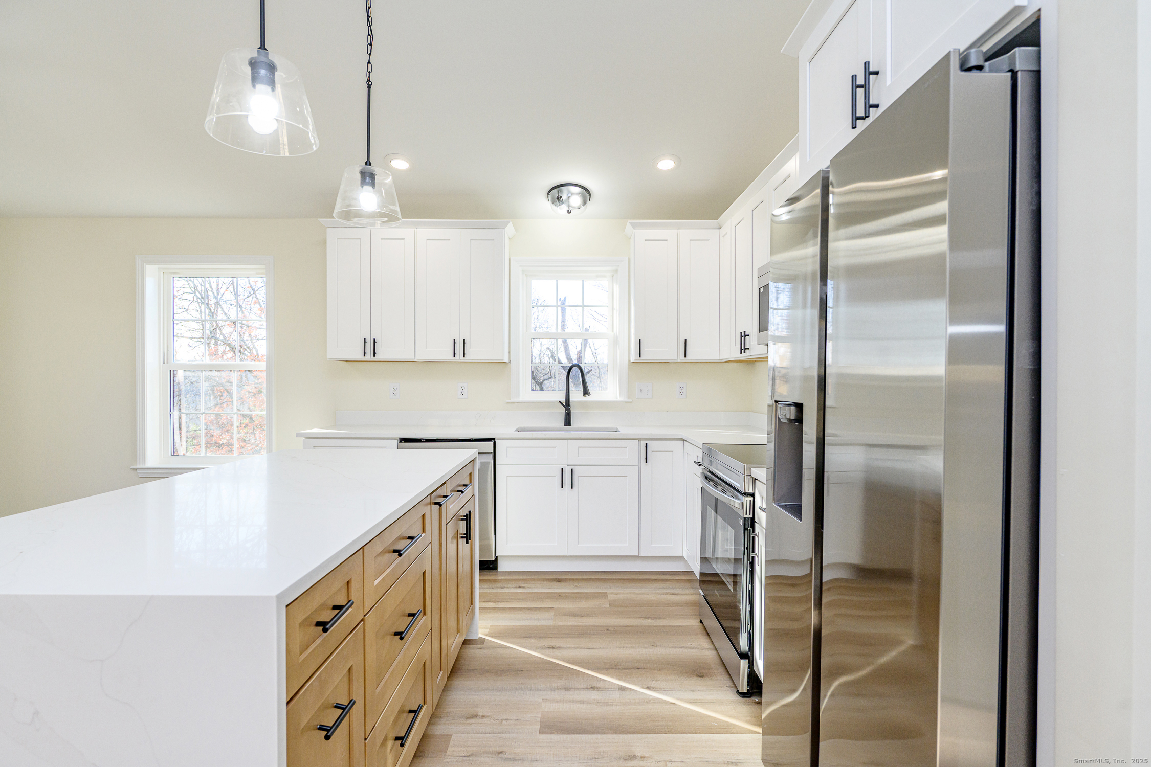 Putnam, Connecticut 06260, United States, 3 Bedrooms Bedrooms, ,2 BathroomsBathrooms,Residential,Active,251288