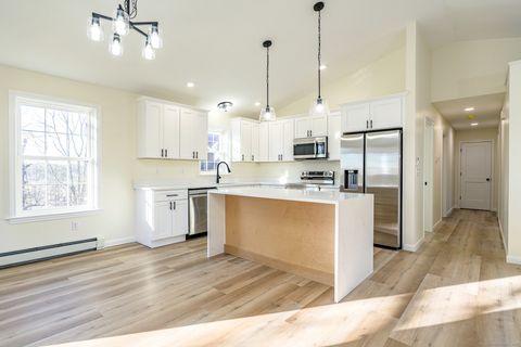 Tiny photo for 6 Prospect Street, Putnam, CT 06260 (MLS # 24143134)