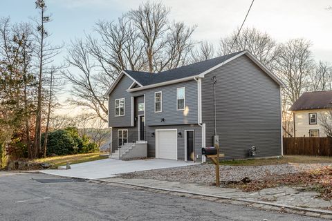 Tiny photo for 6 Prospect Street, Putnam, CT 06260 (MLS # 24143134)