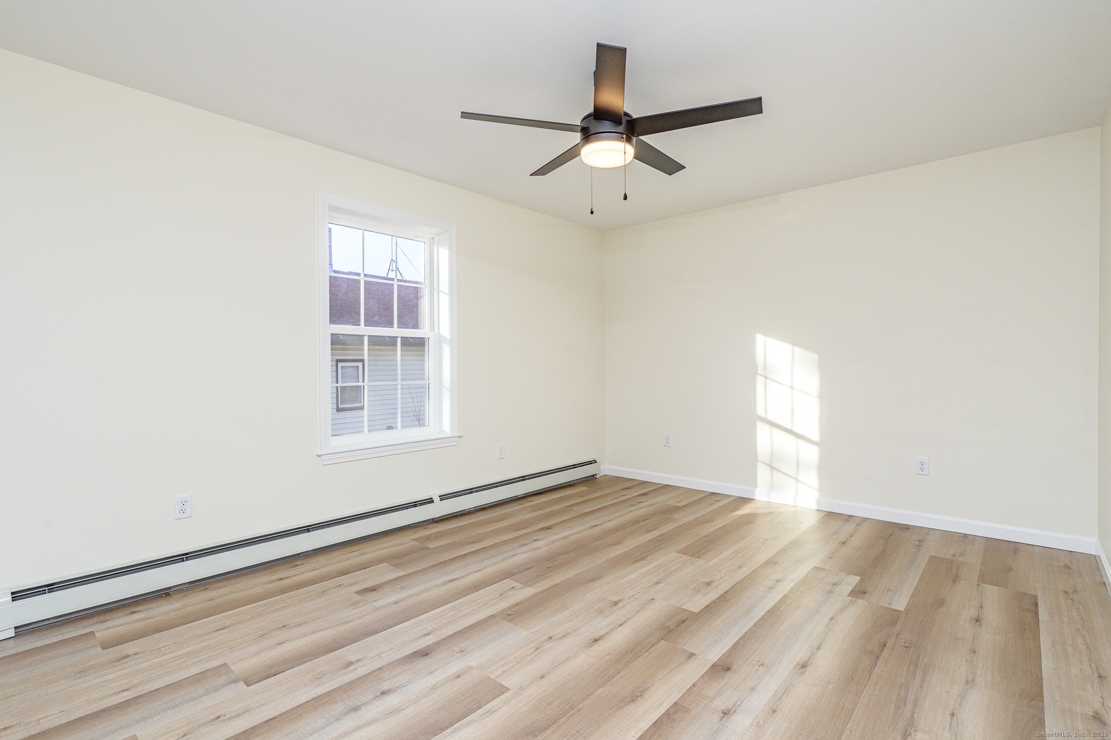 Putnam, Connecticut 06260, United States, 3 Bedrooms Bedrooms, ,2 BathroomsBathrooms,Residential,Active,251288