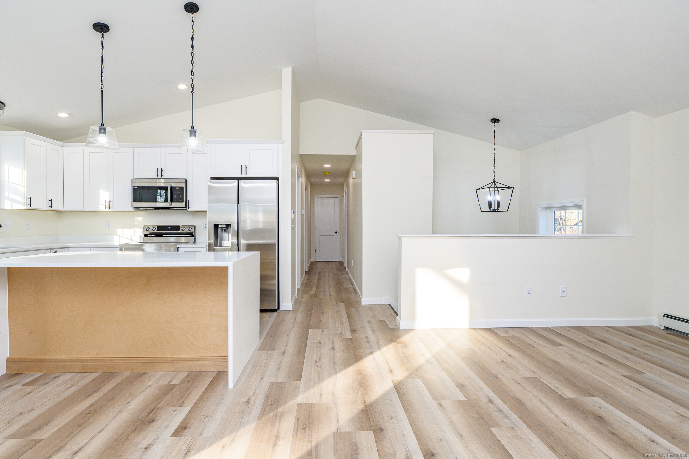 Putnam, Connecticut 06260, United States, 3 Bedrooms Bedrooms, ,2 BathroomsBathrooms,Residential,Active,251288