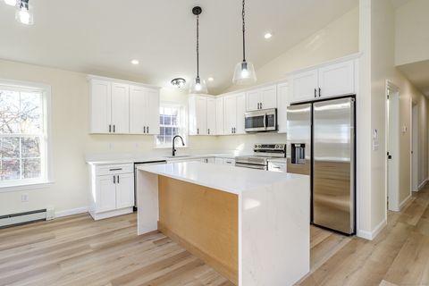 Tiny photo for 6 Prospect Street, Putnam, CT 06260 (MLS # 24143134)