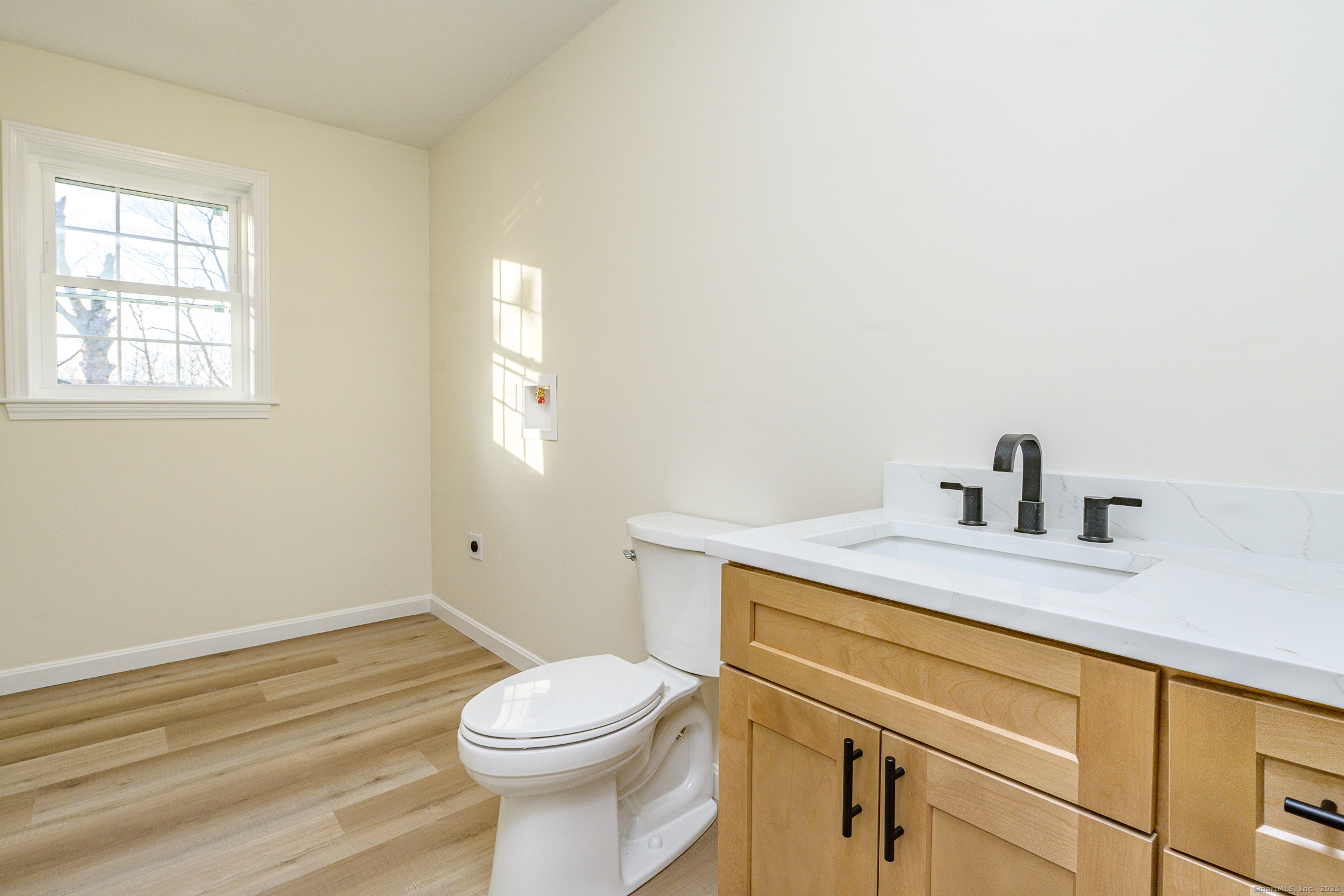 Putnam, Connecticut 06260, United States, 3 Bedrooms Bedrooms, ,2 BathroomsBathrooms,Residential,Active,251288