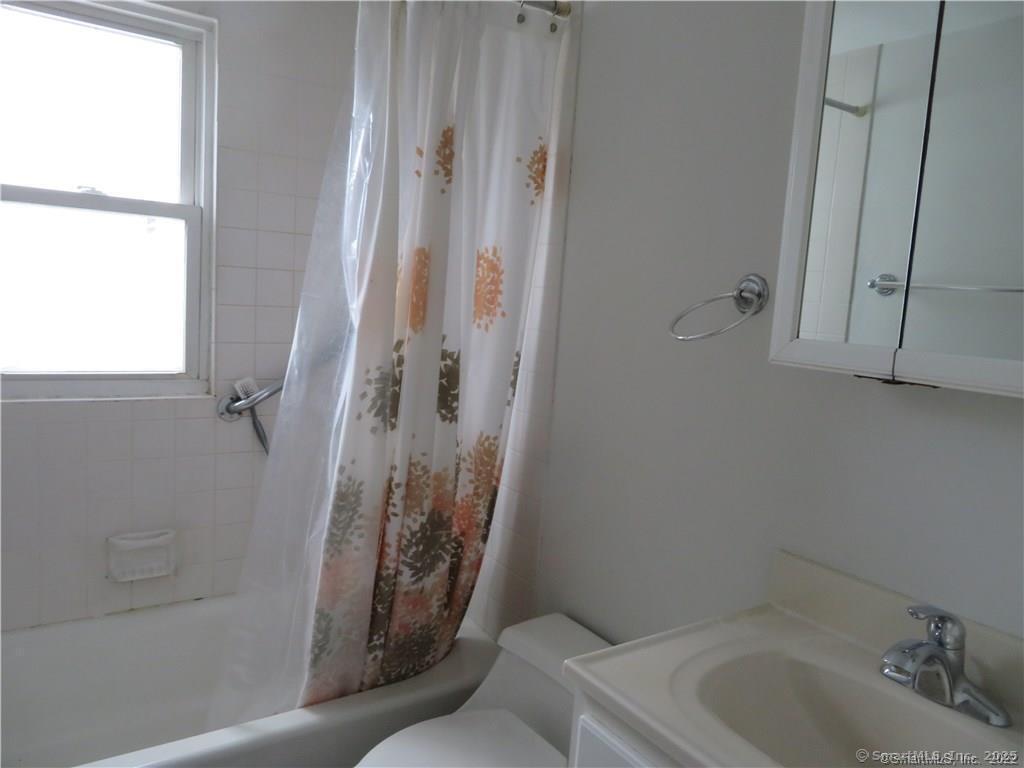 7 Bishops Bay Road, East Lyme, Connecticut image 9
