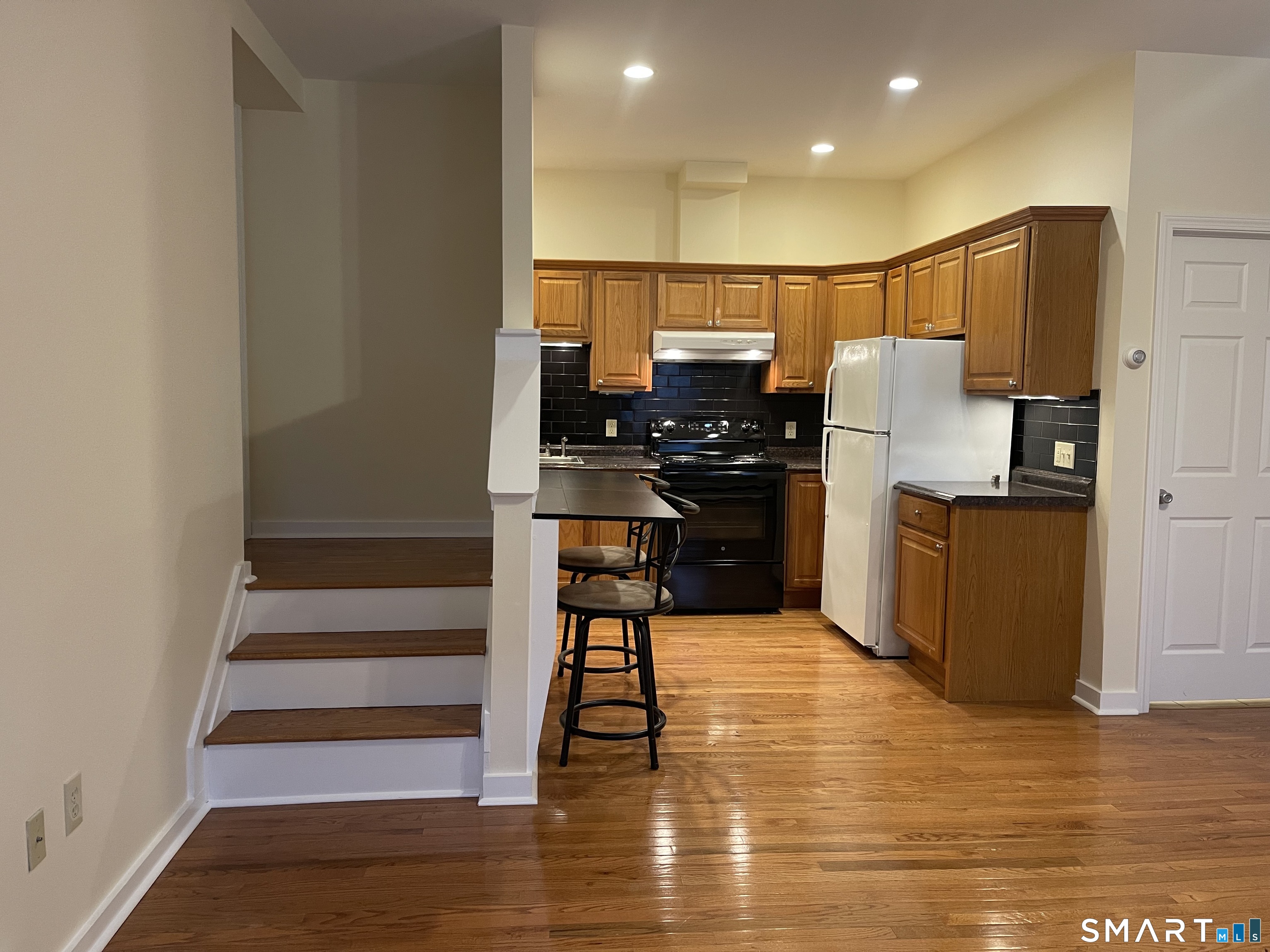 80 Grassy Plain Street 4