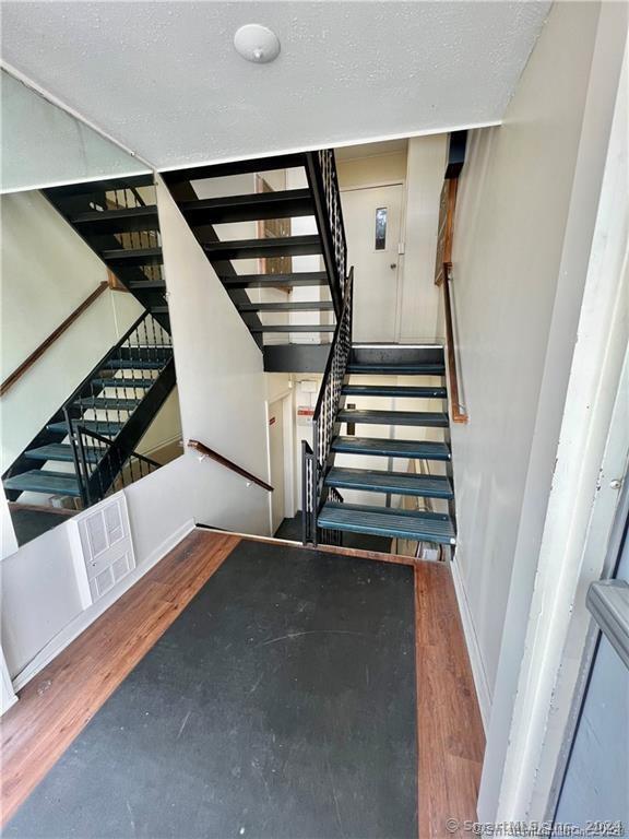 1428 North Avenue B5