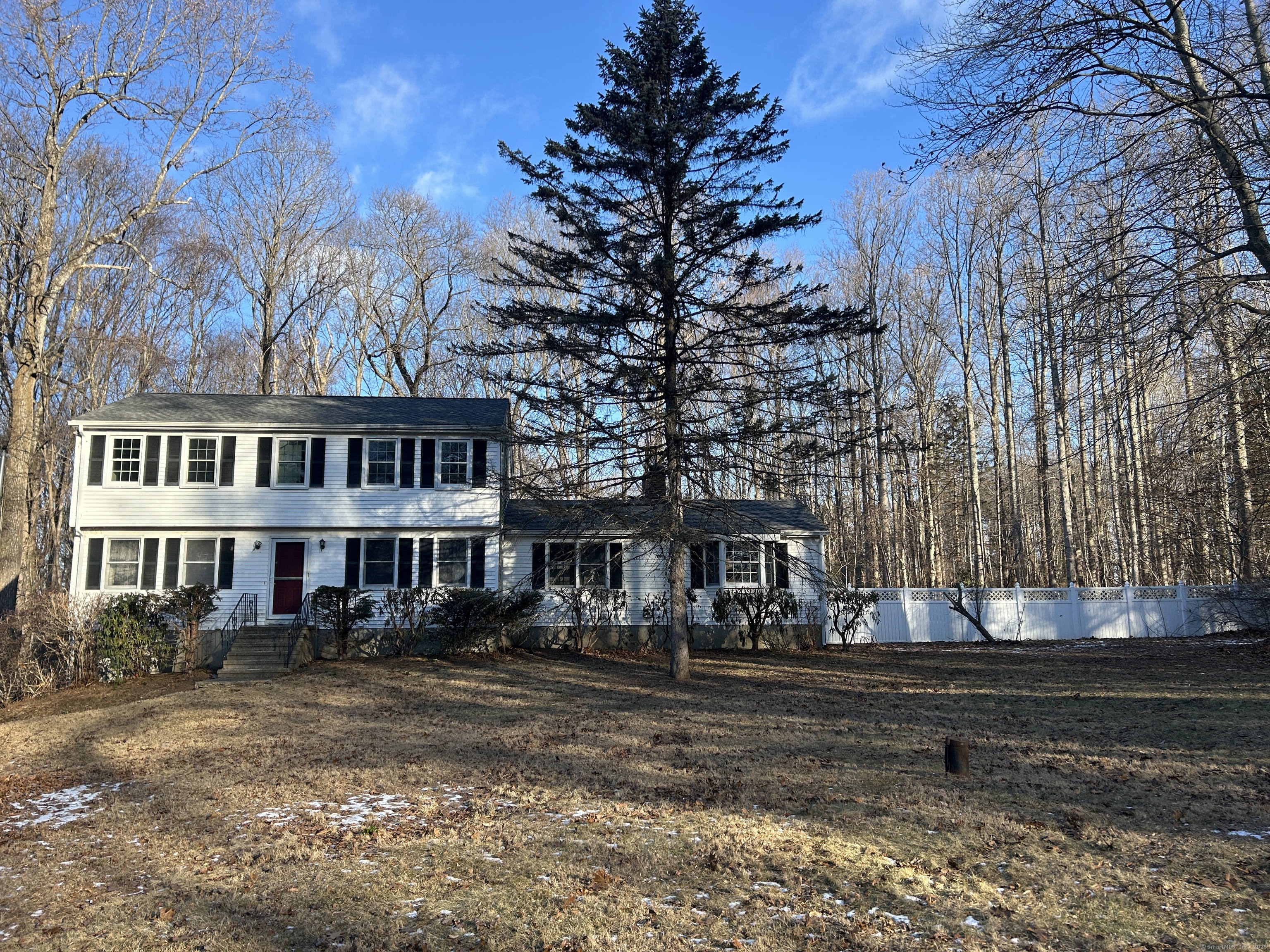 Pond View Lane, Madison, Connecticut - 4 Bedrooms  
3 Bathrooms  
9 Rooms - 